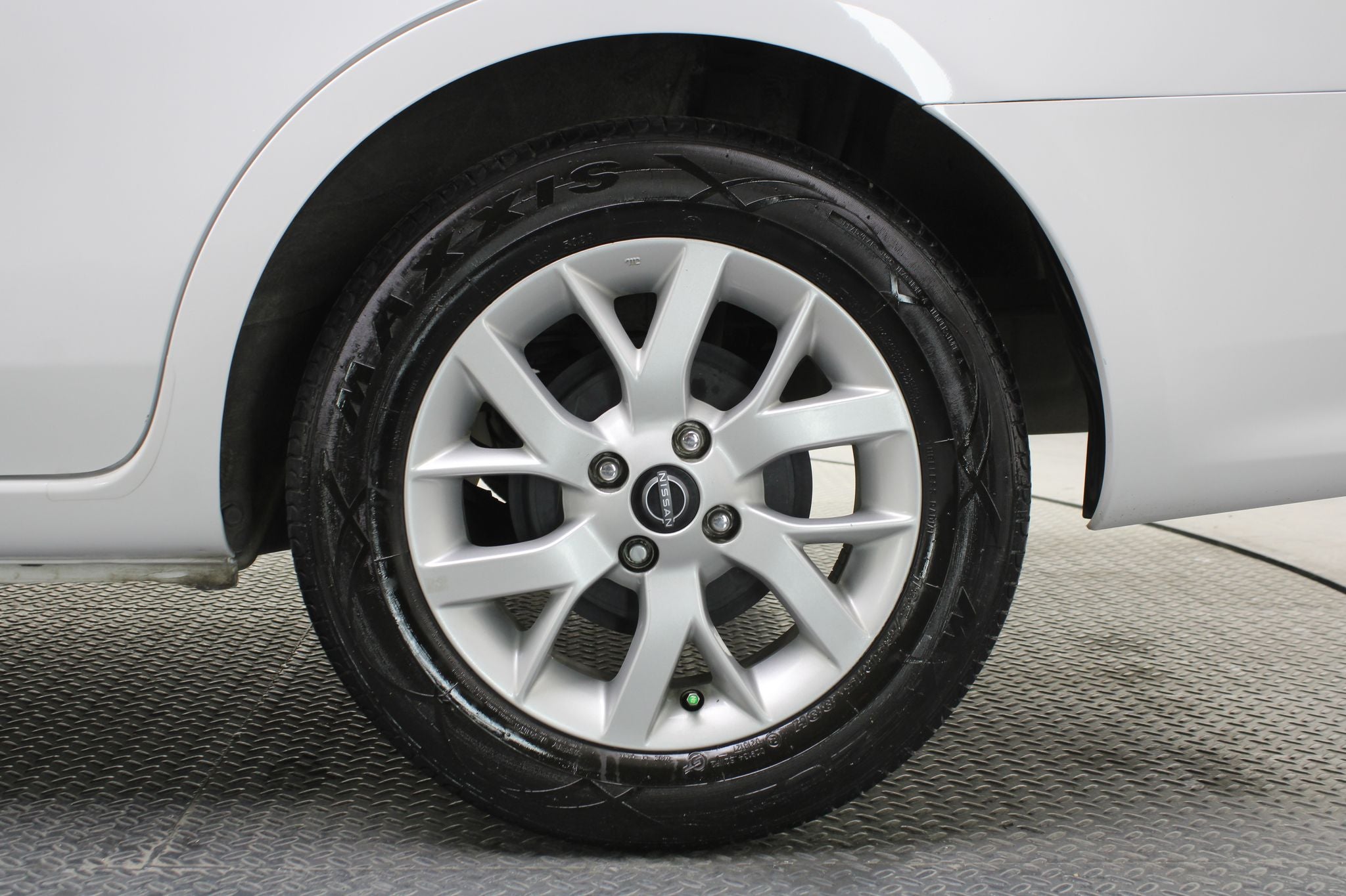 2023 Nissan V-Drive 1.6 A/C  Mt