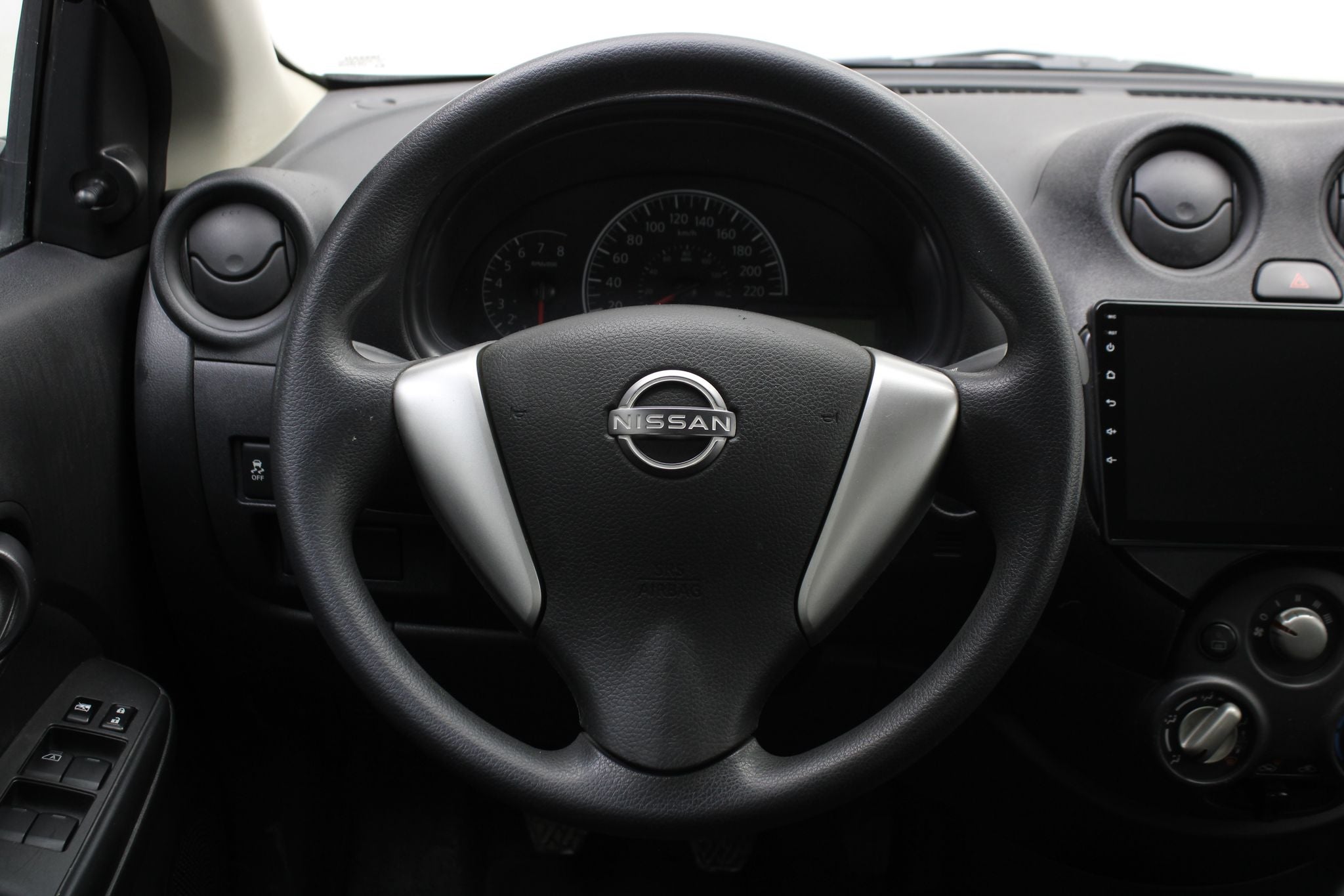 2023 Nissan V-Drive 1.6 A/C  Mt