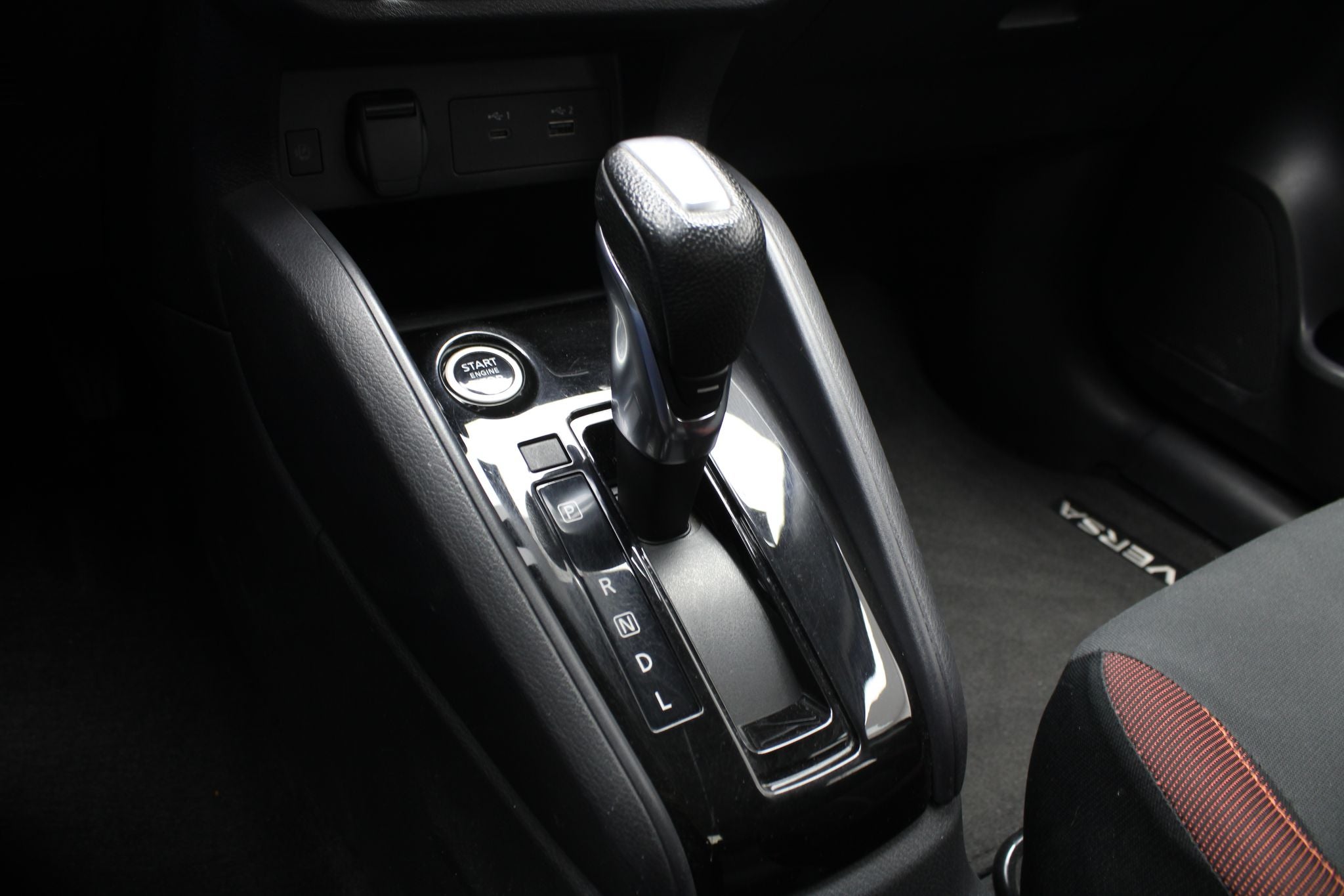 2024 Nissan Versa 1.6 SR At