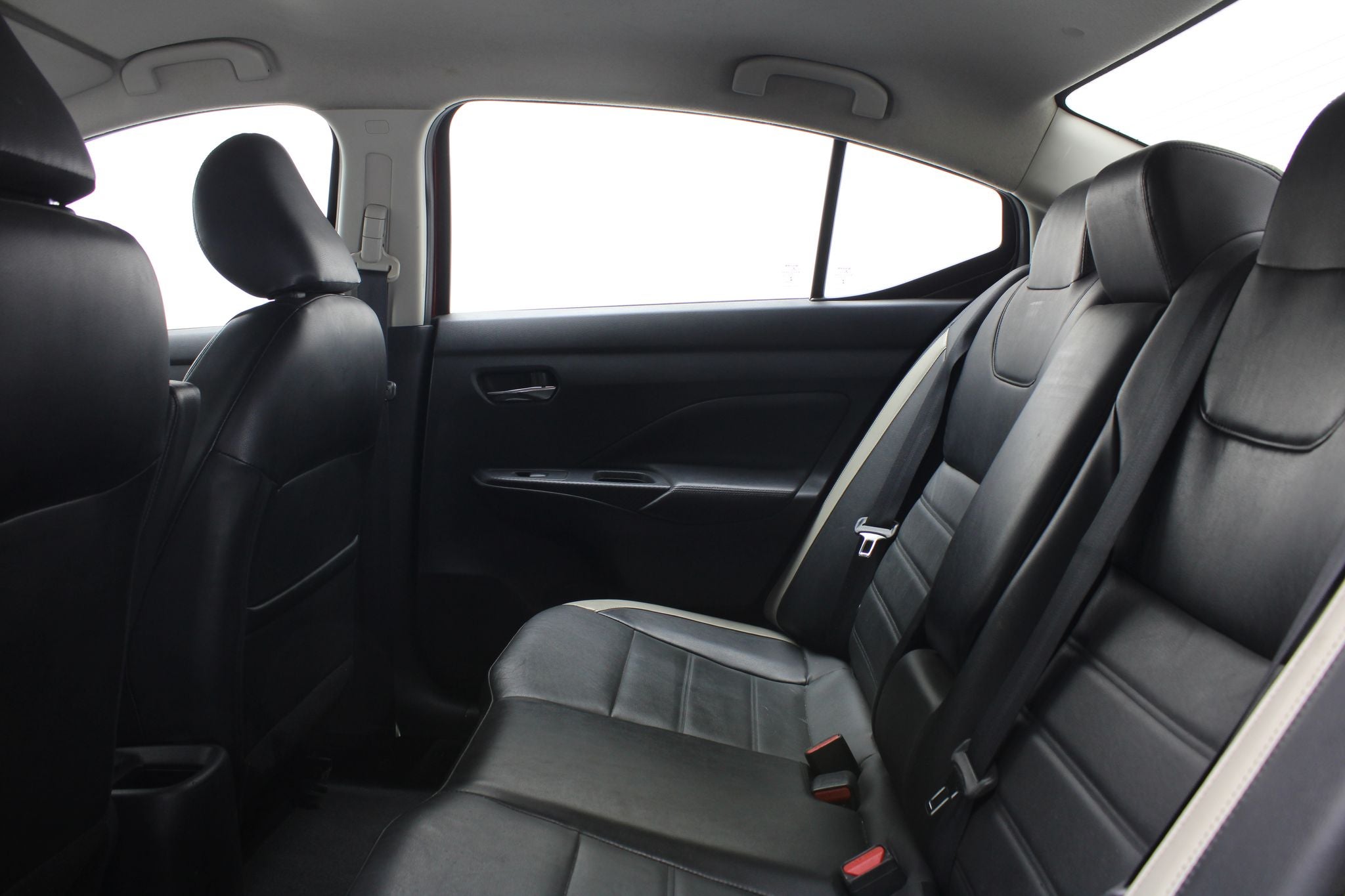 2022 Nissan Versa 1.6 Platinum Piel At