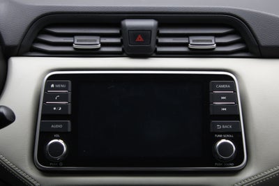 2022 Nissan Versa 1.6 Platinum Piel At