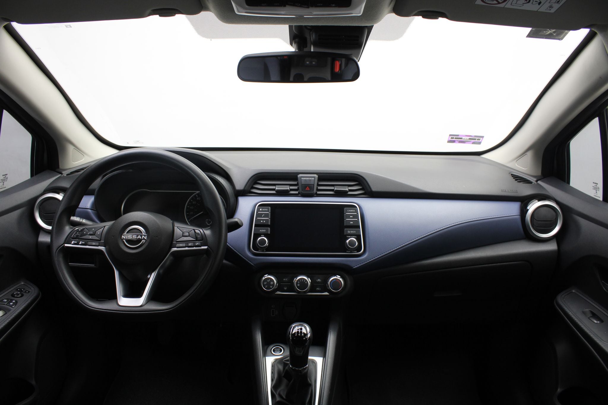 2025 Nissan Versa 1.6 Advance Mt