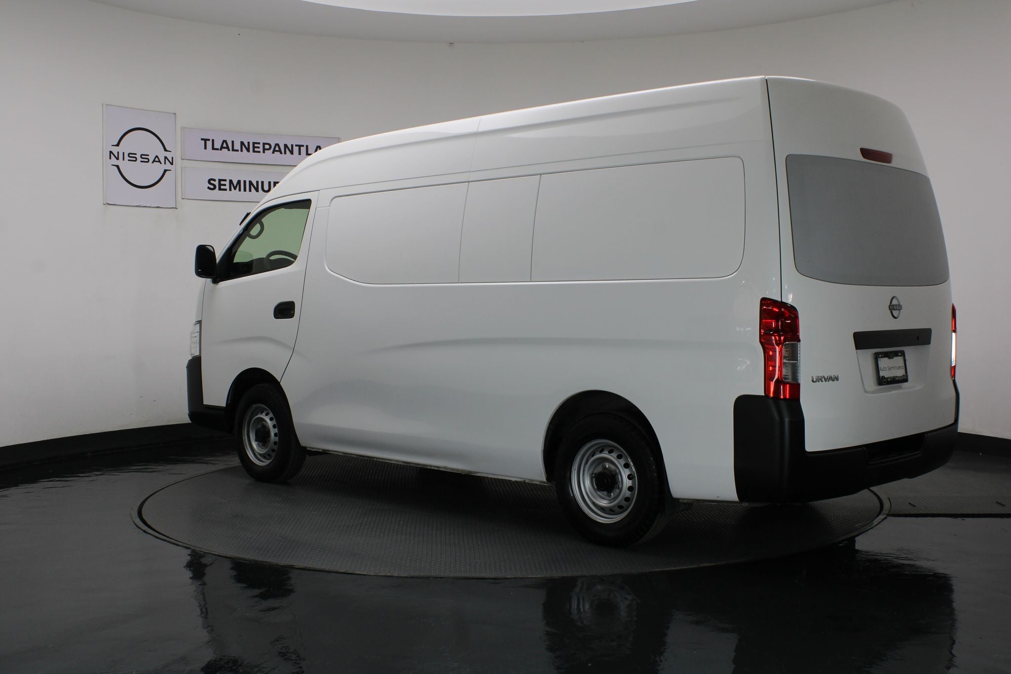 2024 Nissan Urvan 2.5 Panel Amplia AA Mt