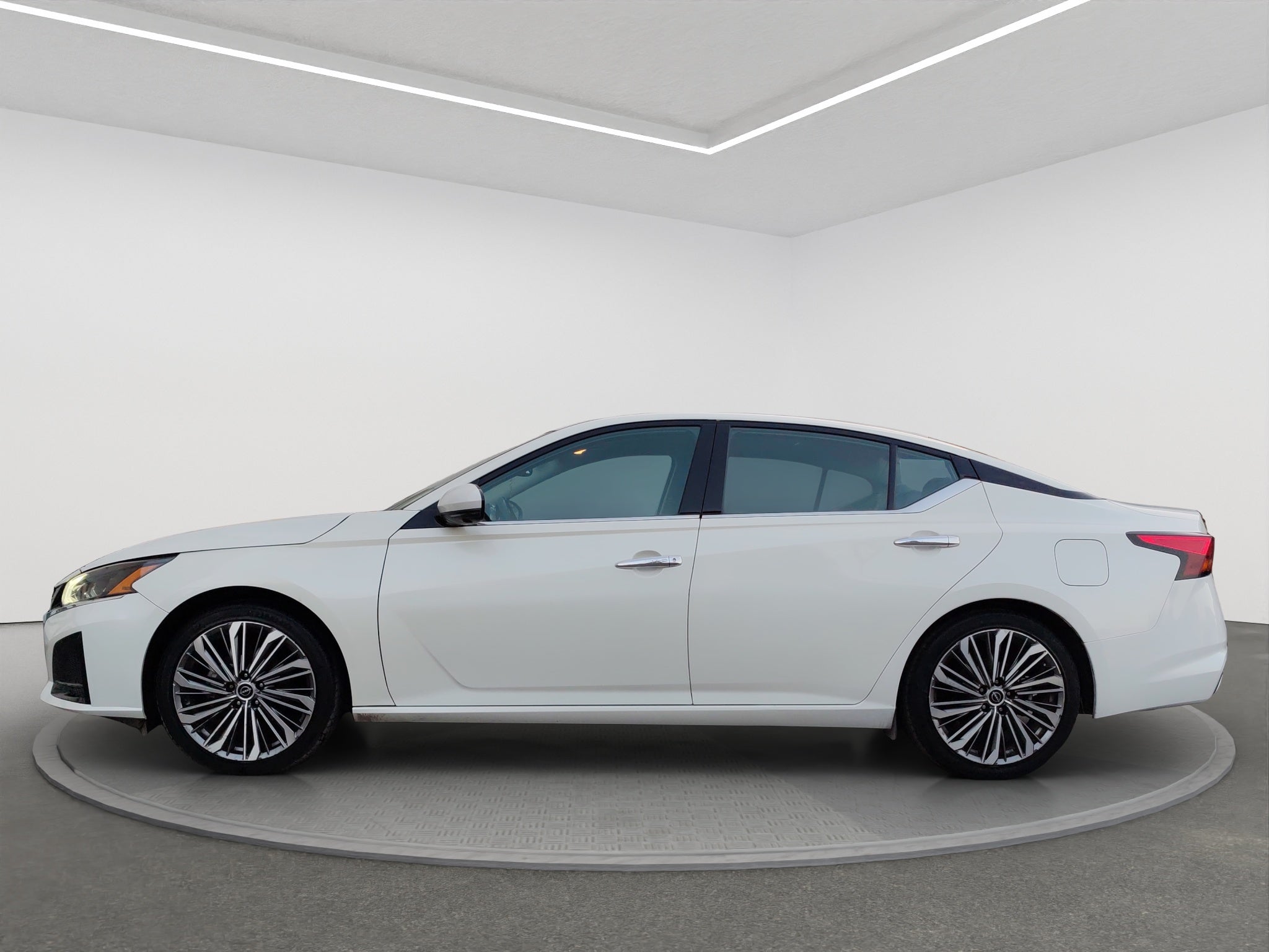 2023 Nissan ALTIMA 4P EXCLUSIVE L42.0T AUT