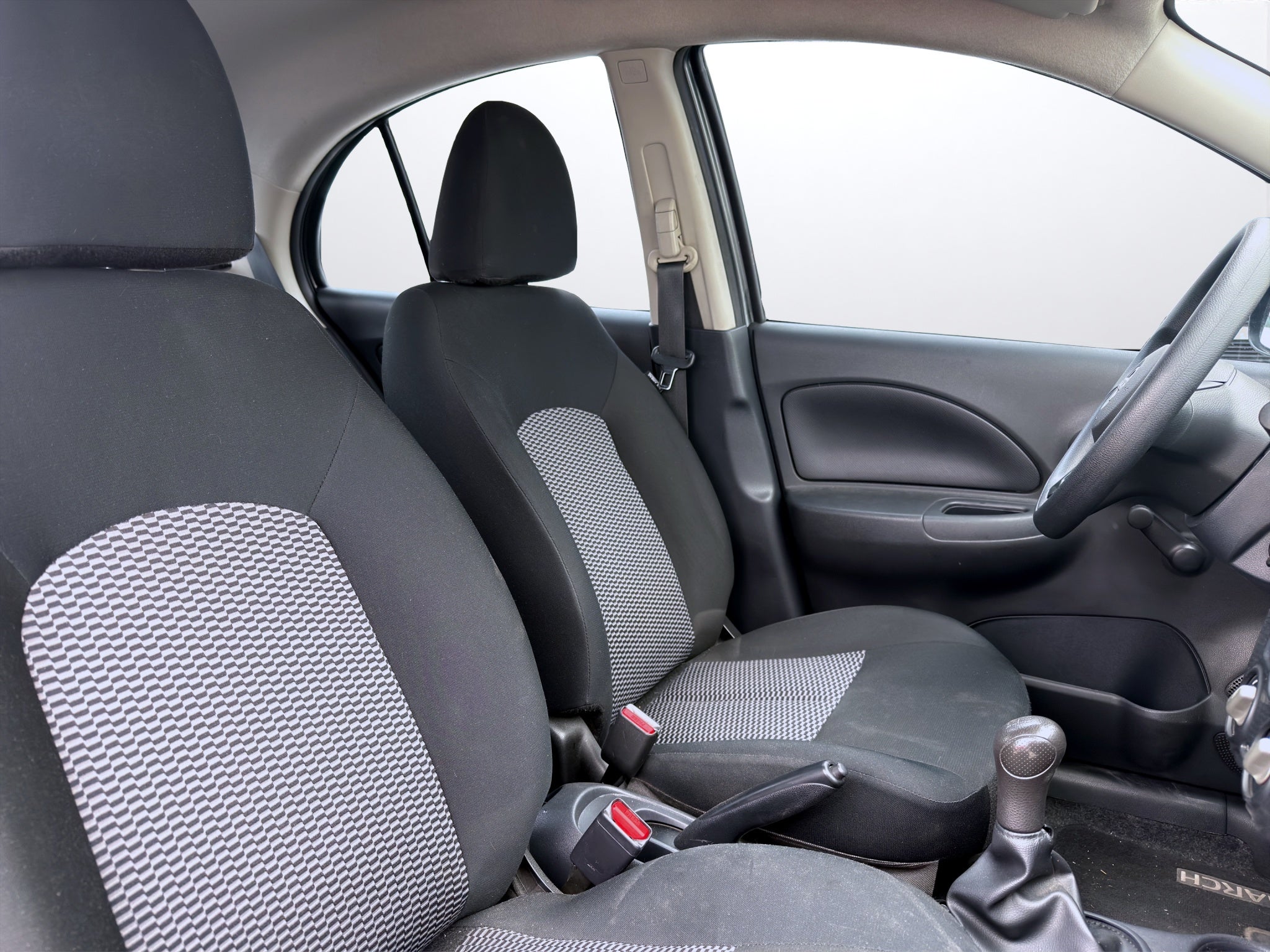 2023 Nissan MARCH 5 PTS HB SENSE TM5 AAC R-14