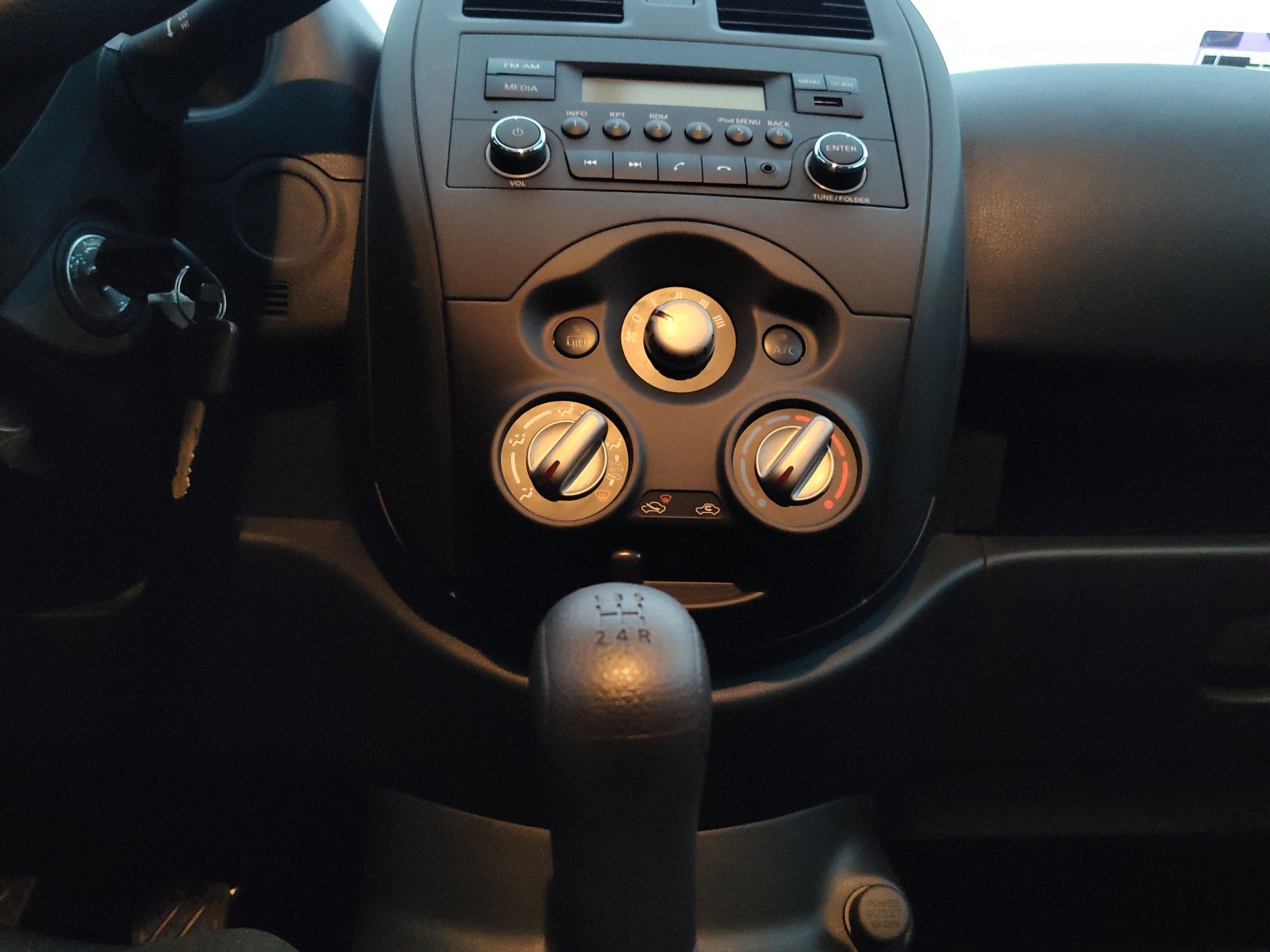 2025 Nissan V-DRIVE 4P L41.6 MAN AUDIO