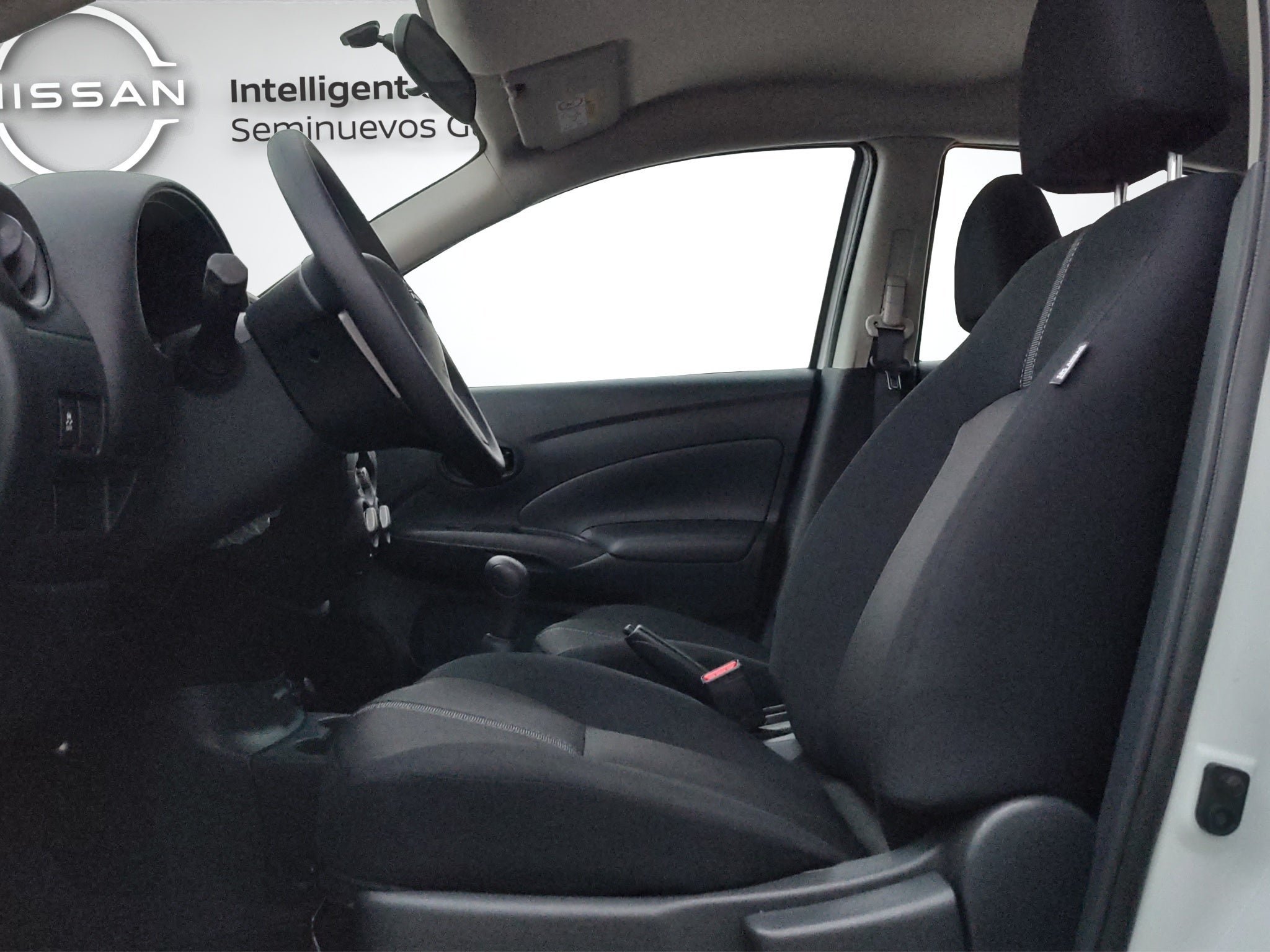 2025 Nissan V-DRIVE 4 PUERTAS TM AC AUDIO