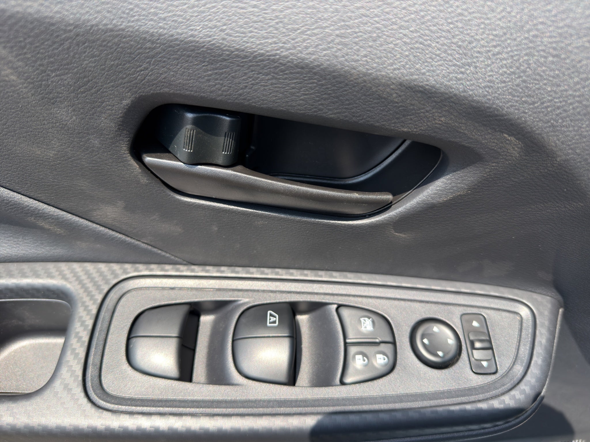 2026 Nissan V-DRIVE V-DRIVE TM AC AUDIO