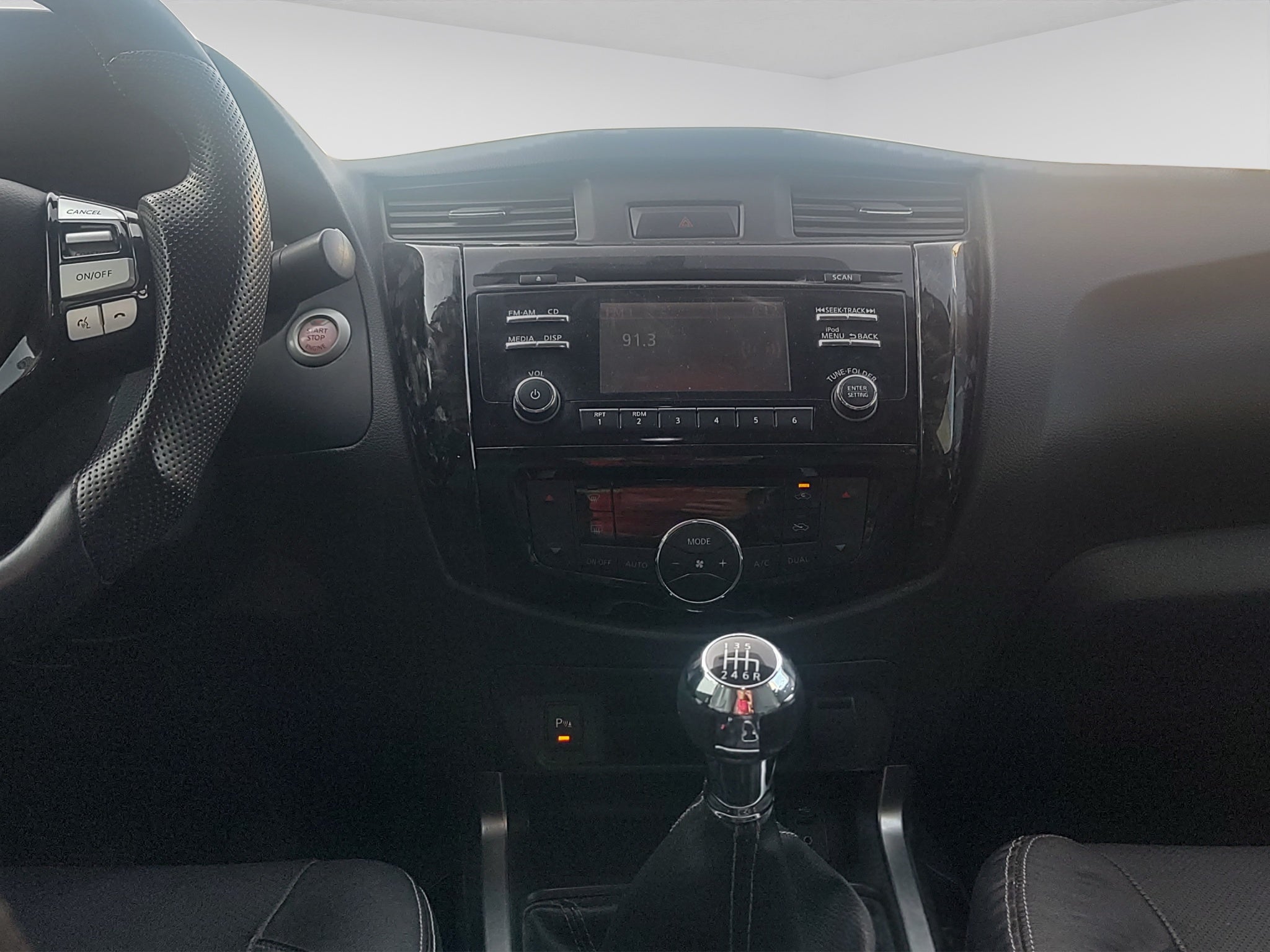 2020 Nissan NP300 FRONTIER 4 PTS PLATINUM LE TM6 AAC PIEL F LED RA-18