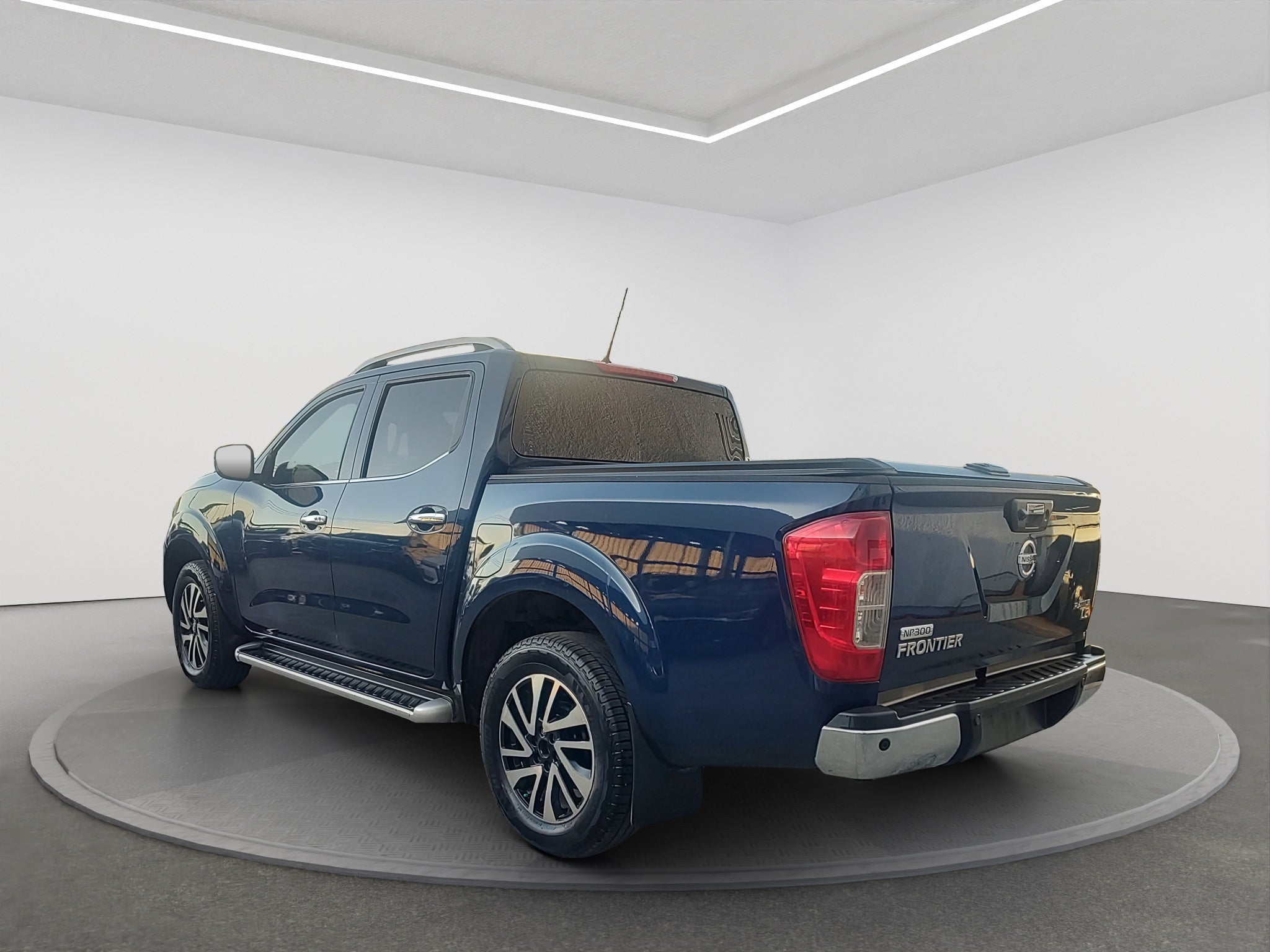 2020 Nissan NP300 FRONTIER 4 PTS PLATINUM LE TM6 AAC PIEL F LED RA-18