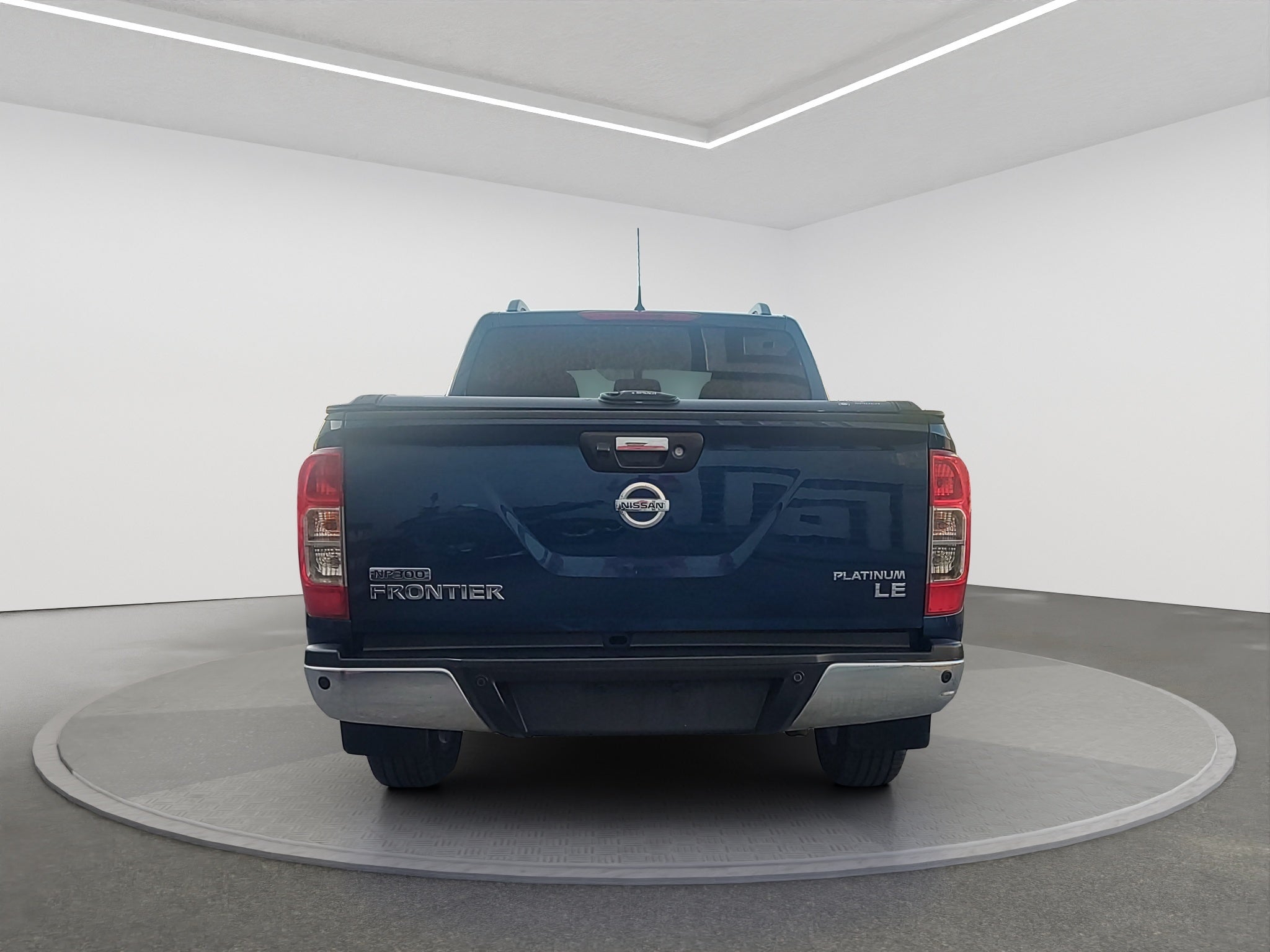 2020 Nissan NP300 FRONTIER 4 PTS PLATINUM LE TM6 AAC PIEL F LED RA-18