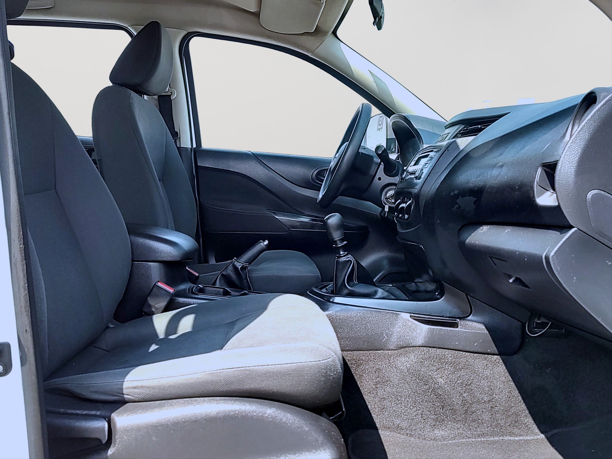 2023 Nissan NP300 FRONTIER 4 PTS SE L4 2.5L TM6 AAC VE R-16