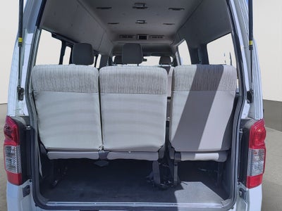 2022 Nissan URVAN 4 PTS TM5 AAC VE 12 PAS