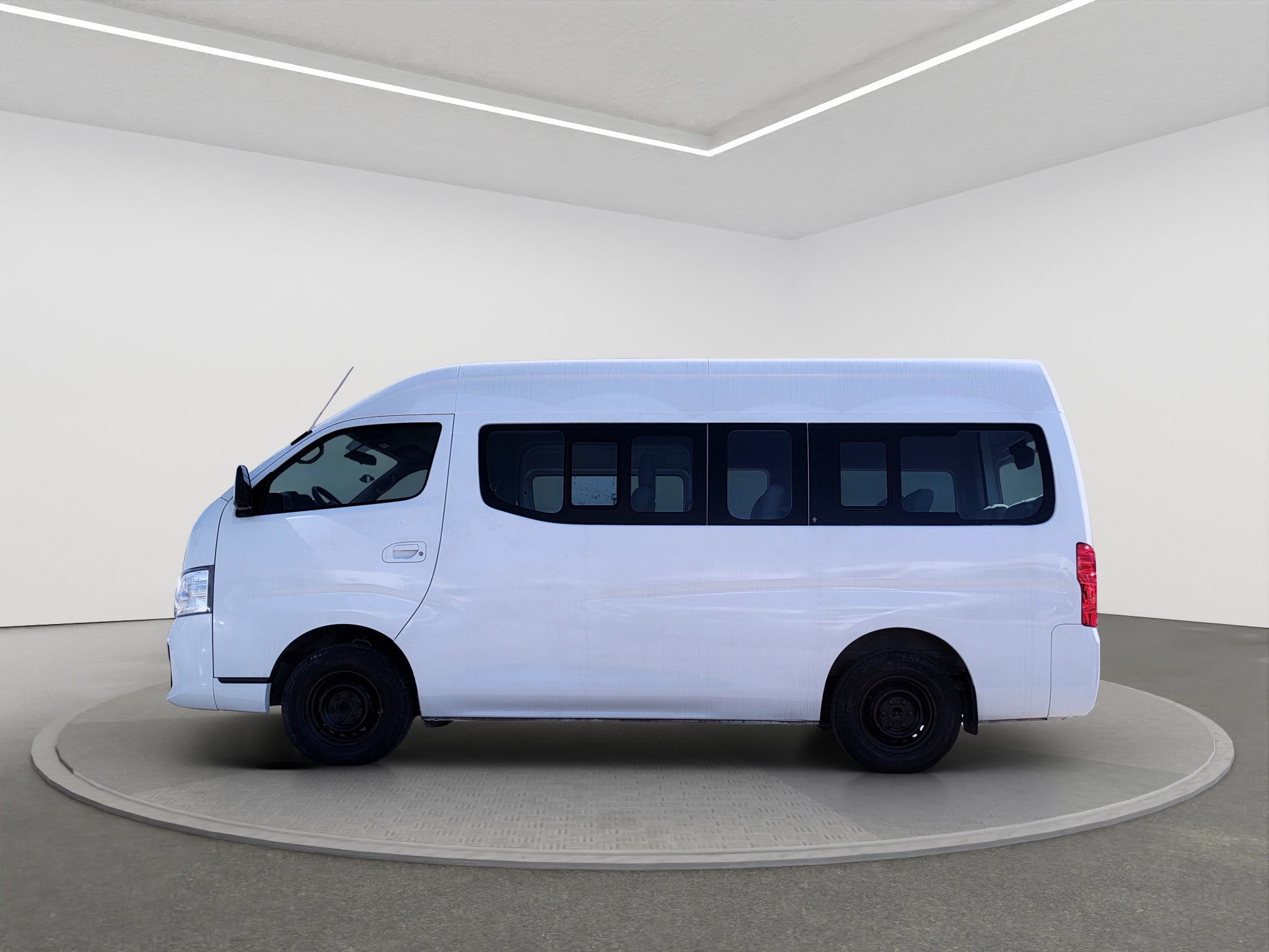 2022 Nissan URVAN 4 PTS TM5 AAC VE 12 PAS