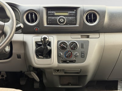 2020 Nissan URVAN 4 PTS AMPLIA TM5 AAC DESEM TRAS 15 PAS