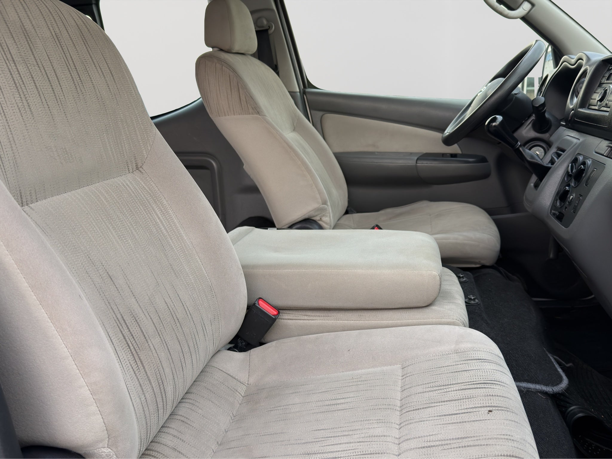 2020 Nissan URVAN 4 PTS AMPLIA TM5 AAC DESEM TRAS 15 PAS