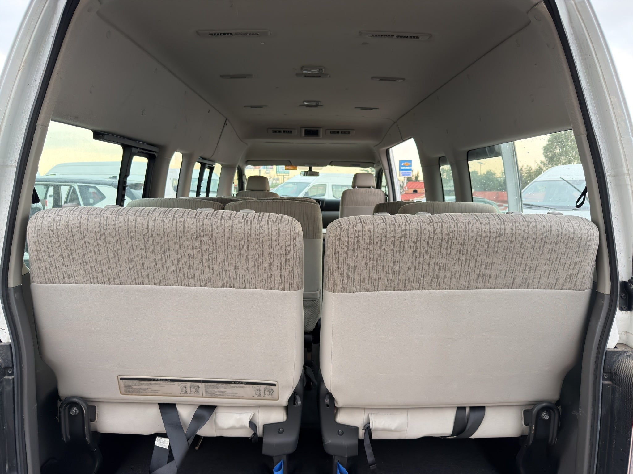 2020 Nissan URVAN 4 PTS AMPLIA TM5 AAC DESEM TRAS 15 PAS