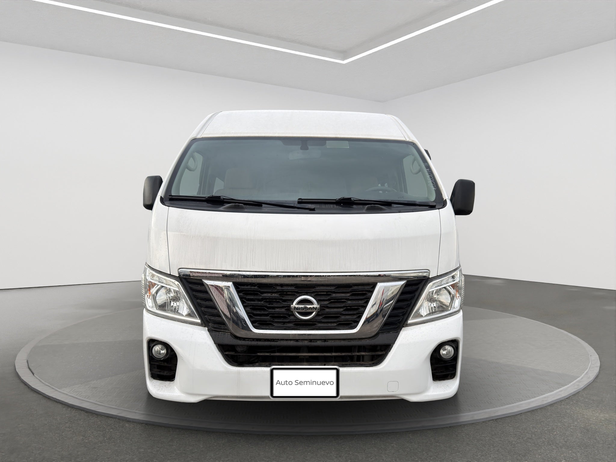 2020 Nissan URVAN 4 PTS AMPLIA TM5 AAC DESEM TRAS 15 PAS