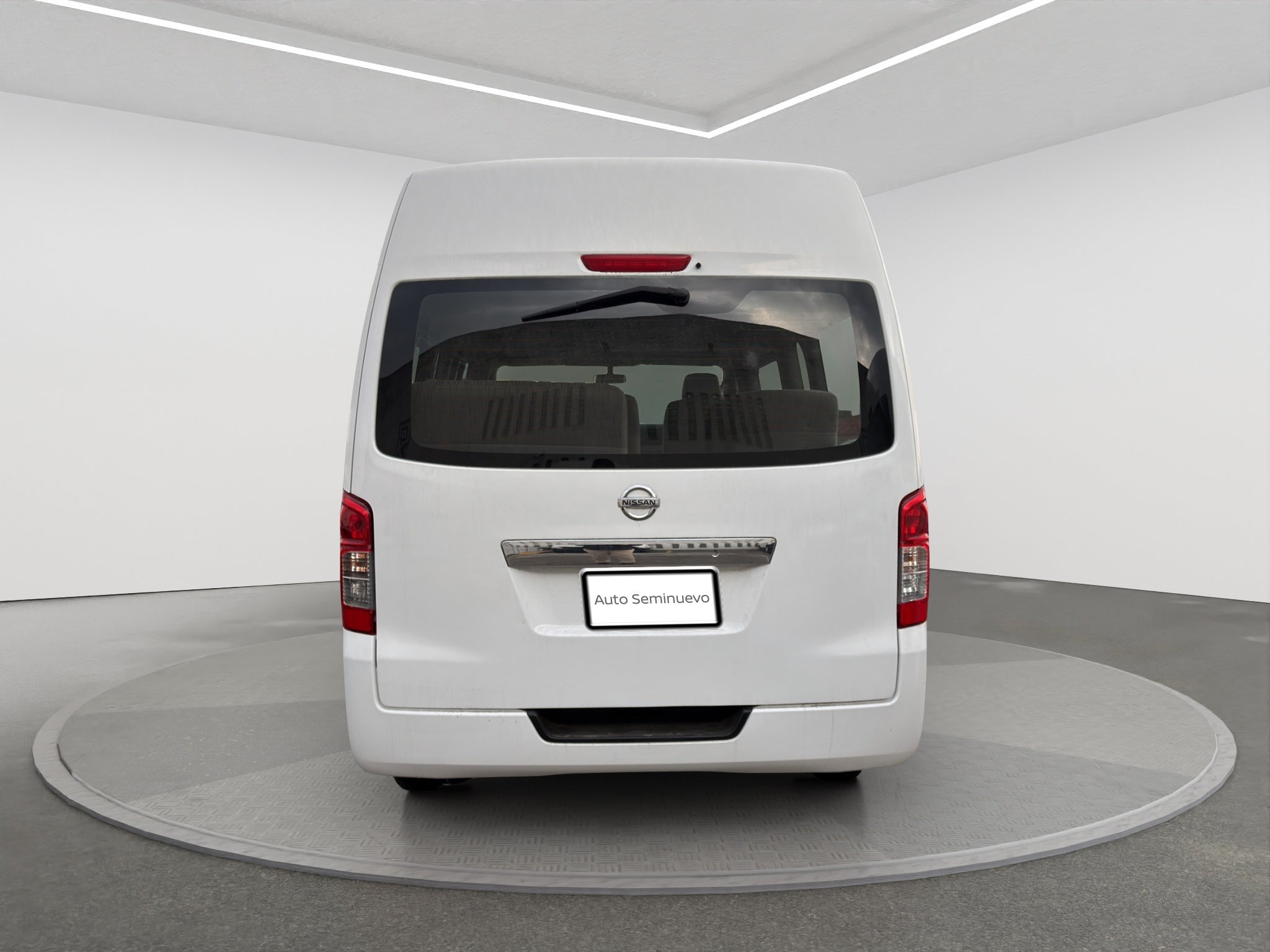 2020 Nissan URVAN 4 PTS AMPLIA TM5 AAC DESEM TRAS 15 PAS