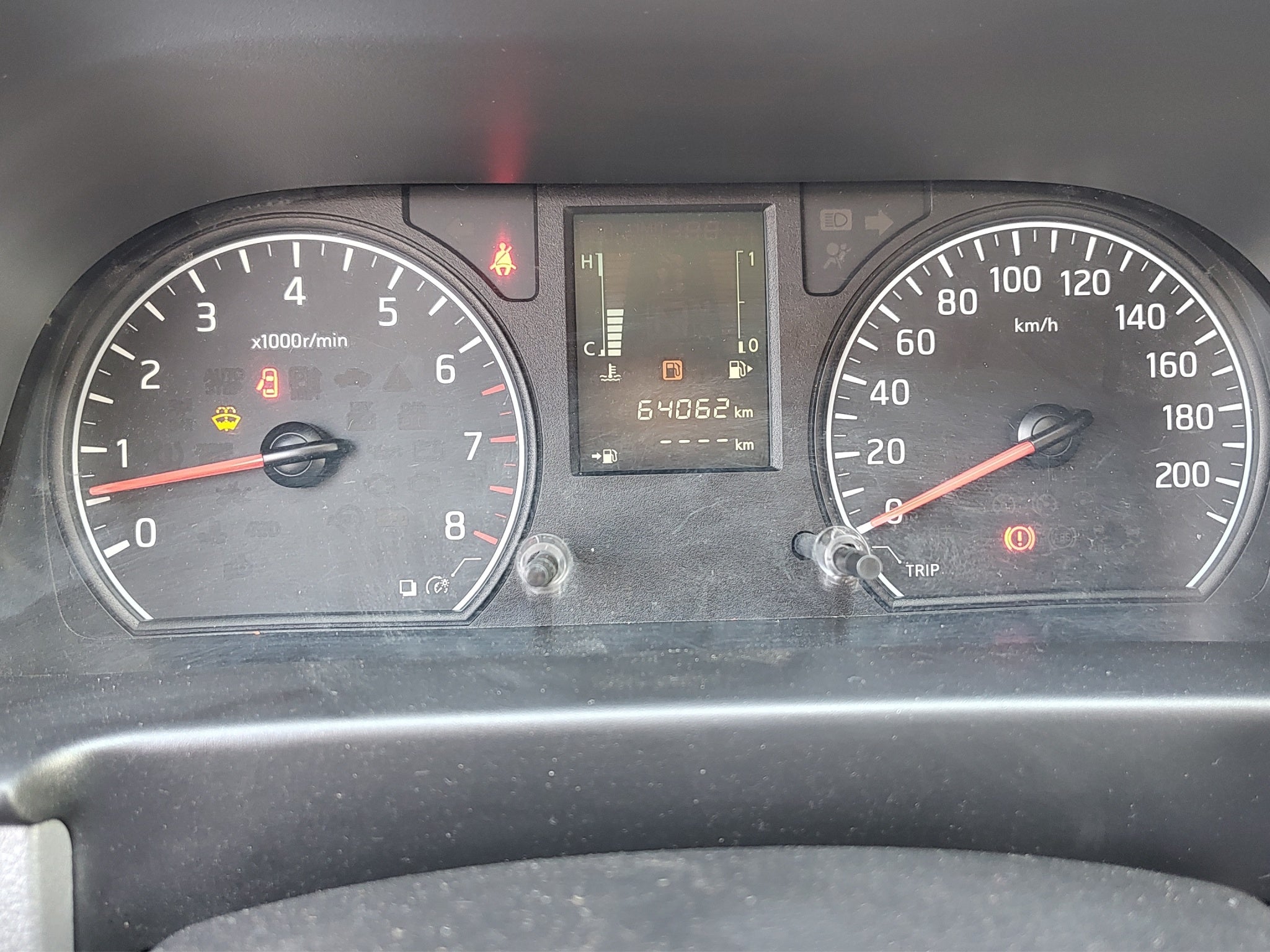 2021 Nissan URVAN 4 PTS AMPLIA TM5 AAC DESEM TRAS 15 PAS