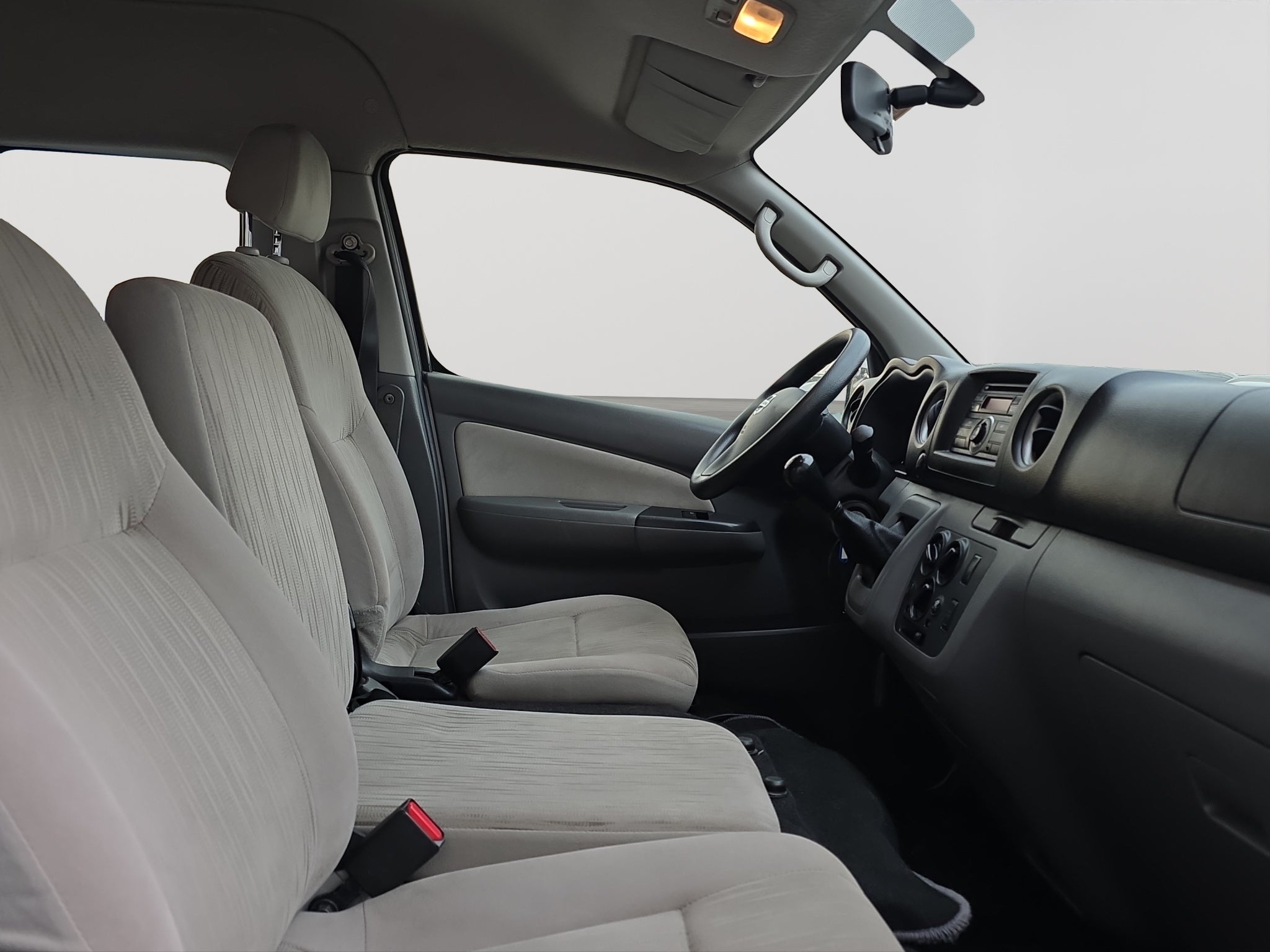 2020 Nissan URVAN 4 PTS AMPLIA TD TM5 AAC DESEM TRAS 15 PAS