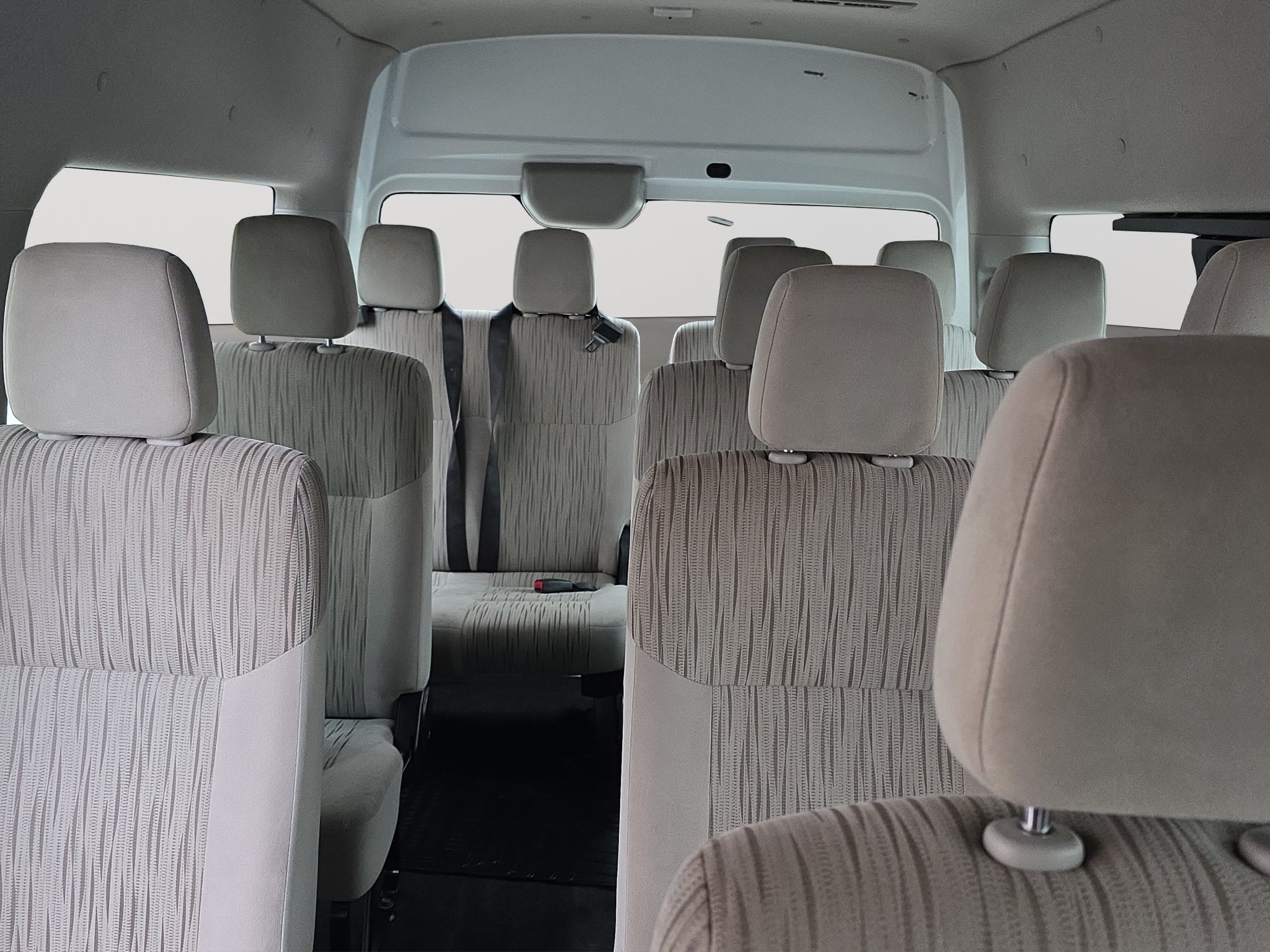 2020 Nissan URVAN 4 PTS AMPLIA TD TM5 AAC DESEM TRAS 15 PAS