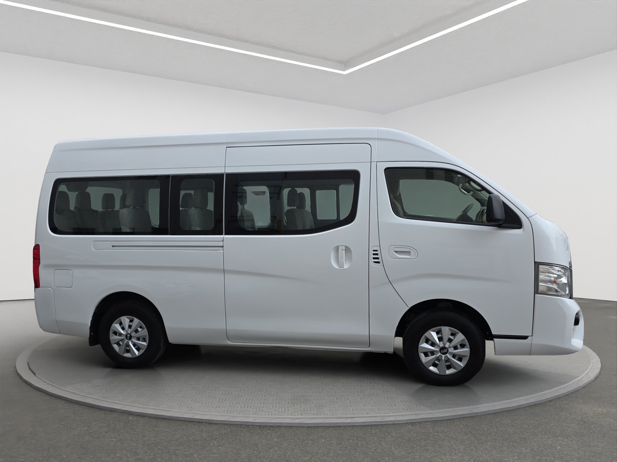 2020 Nissan URVAN 4 PTS AMPLIA TD TM5 AAC DESEM TRAS 15 PAS