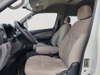 2021 Nissan URVAN 4 PTS AMPLIA TM5 AAC DESEM TRAS 15 PAS