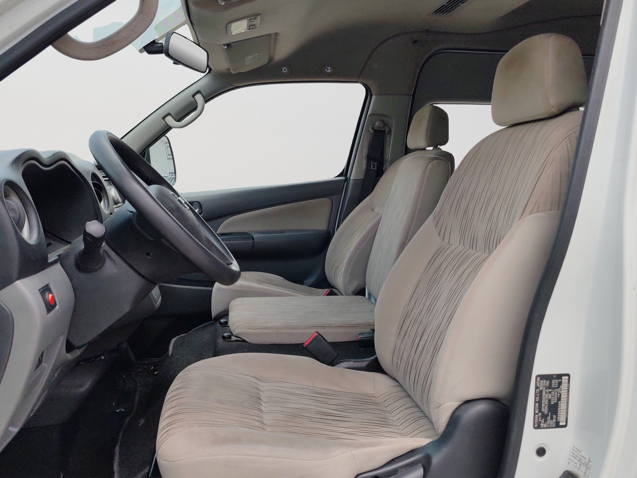 2021 Nissan URVAN 4 PTS AMPLIA TM5 AAC DESEM TRAS 15 PAS