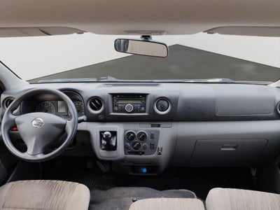 2021 Nissan URVAN 4 PTS AMPLIA TM5 AAC DESEM TRAS 15 PAS