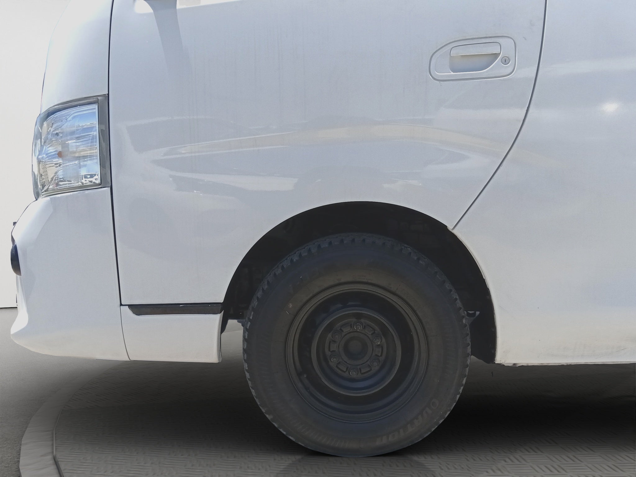 2020 Nissan URVAN 4 PTS AMPLIA TM5 AAC DESEM TRAS 15 PAS