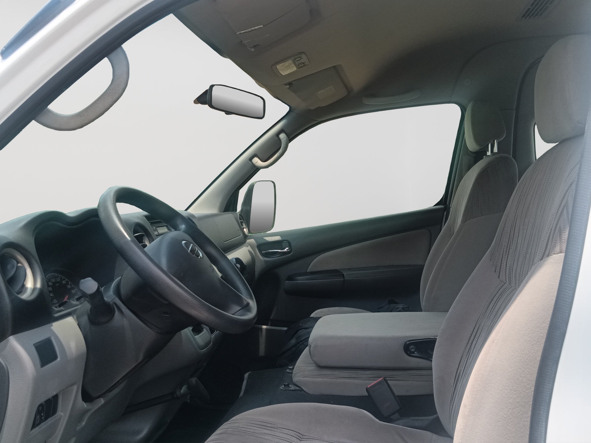 2020 Nissan URVAN 4 PTS AMPLIA TM5 AAC DESEM TRAS 15 PAS