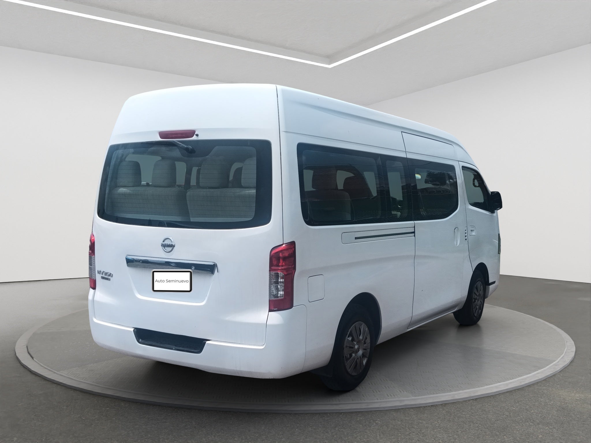 2020 Nissan URVAN 4 PTS AMPLIA TM5 AAC DESEM TRAS 15 PAS