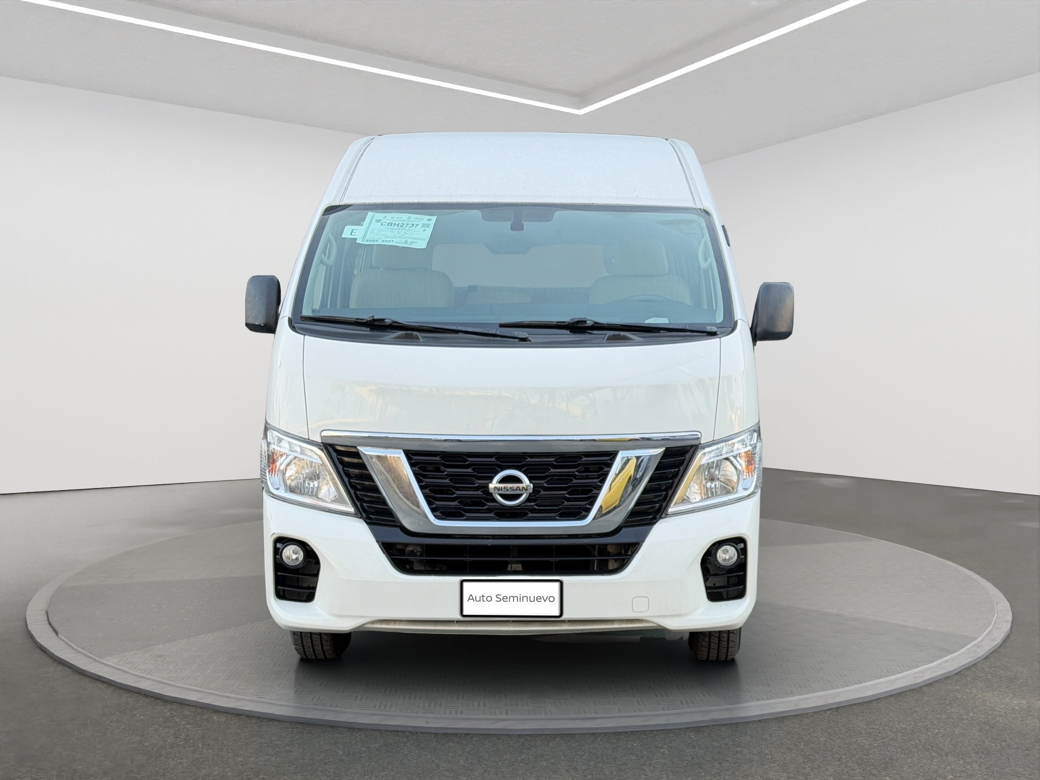 2022 Nissan URVAN 4 PTS AMPLIA TM5 AAC DESEM TRAS 15 PAS