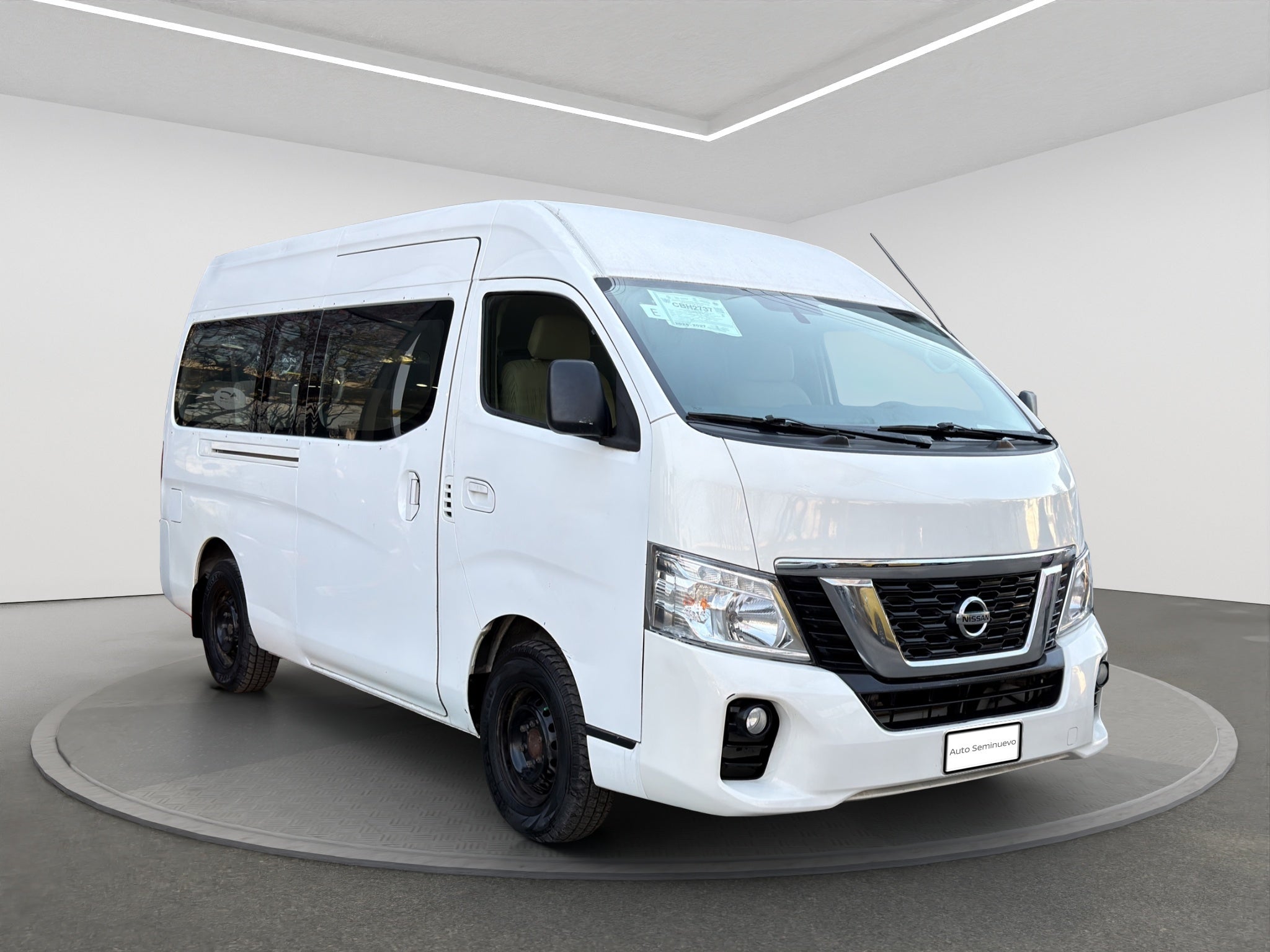 2022 Nissan URVAN 4 PTS AMPLIA TM5 AAC DESEM TRAS 15 PAS