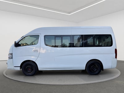 2022 Nissan URVAN 4 PTS AMPLIA TM5 AAC DESEM TRAS 15 PAS