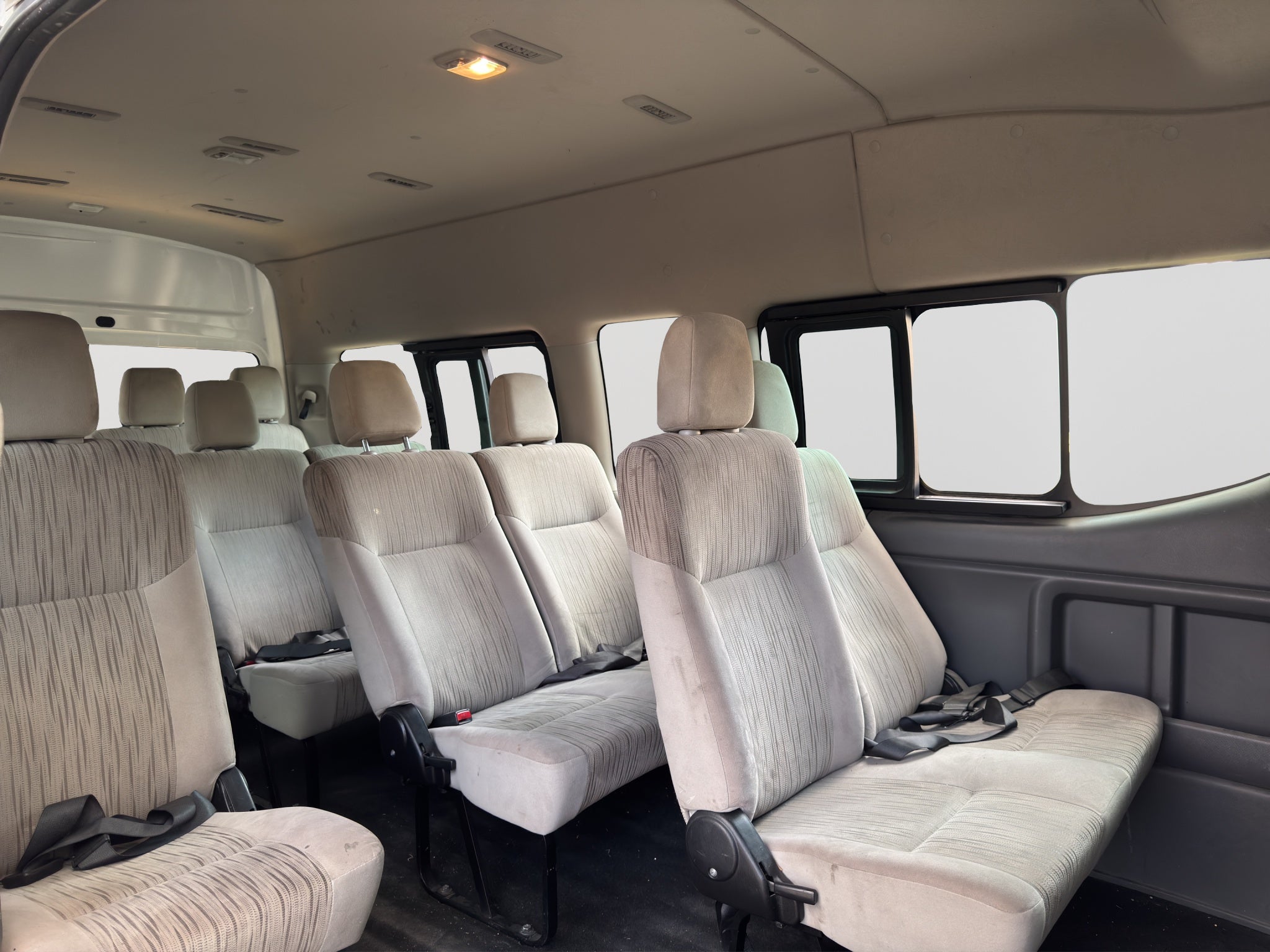 2020 Nissan URVAN 4 PTS AMPLIA TM5 AAC DESEM TRAS 15 PAS