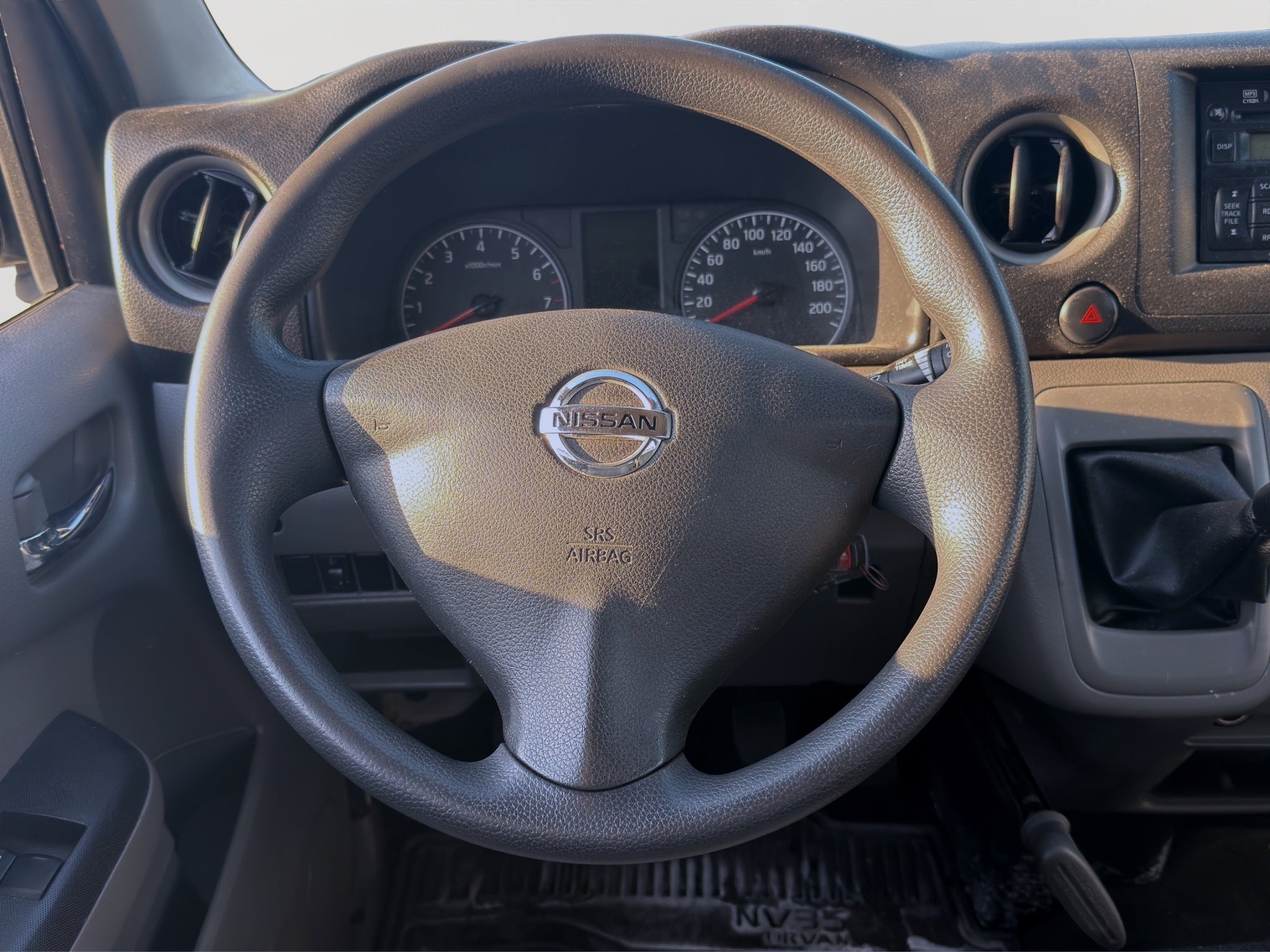 2021 Nissan URVAN 4 PTS AMPLIA TM5 AAC DESEM TRAS 15 PAS