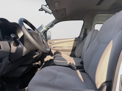 2021 Nissan URVAN 4 PTS AMPLIA TM5 AAC DESEM TRAS 15 PAS