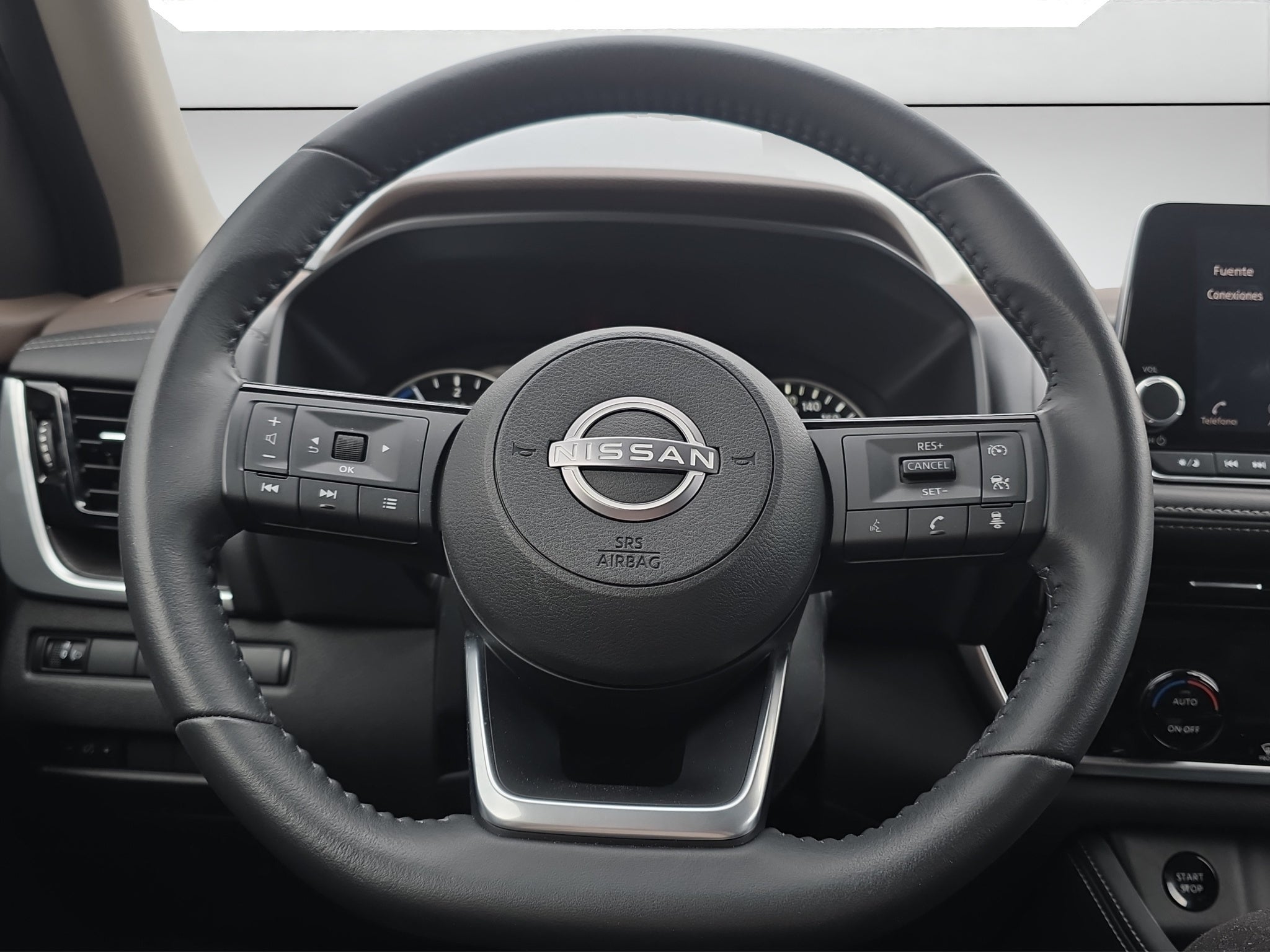 2025 Nissan X-TRAIL 5P PLATINUM E.POWER HEV L31.5 AUT