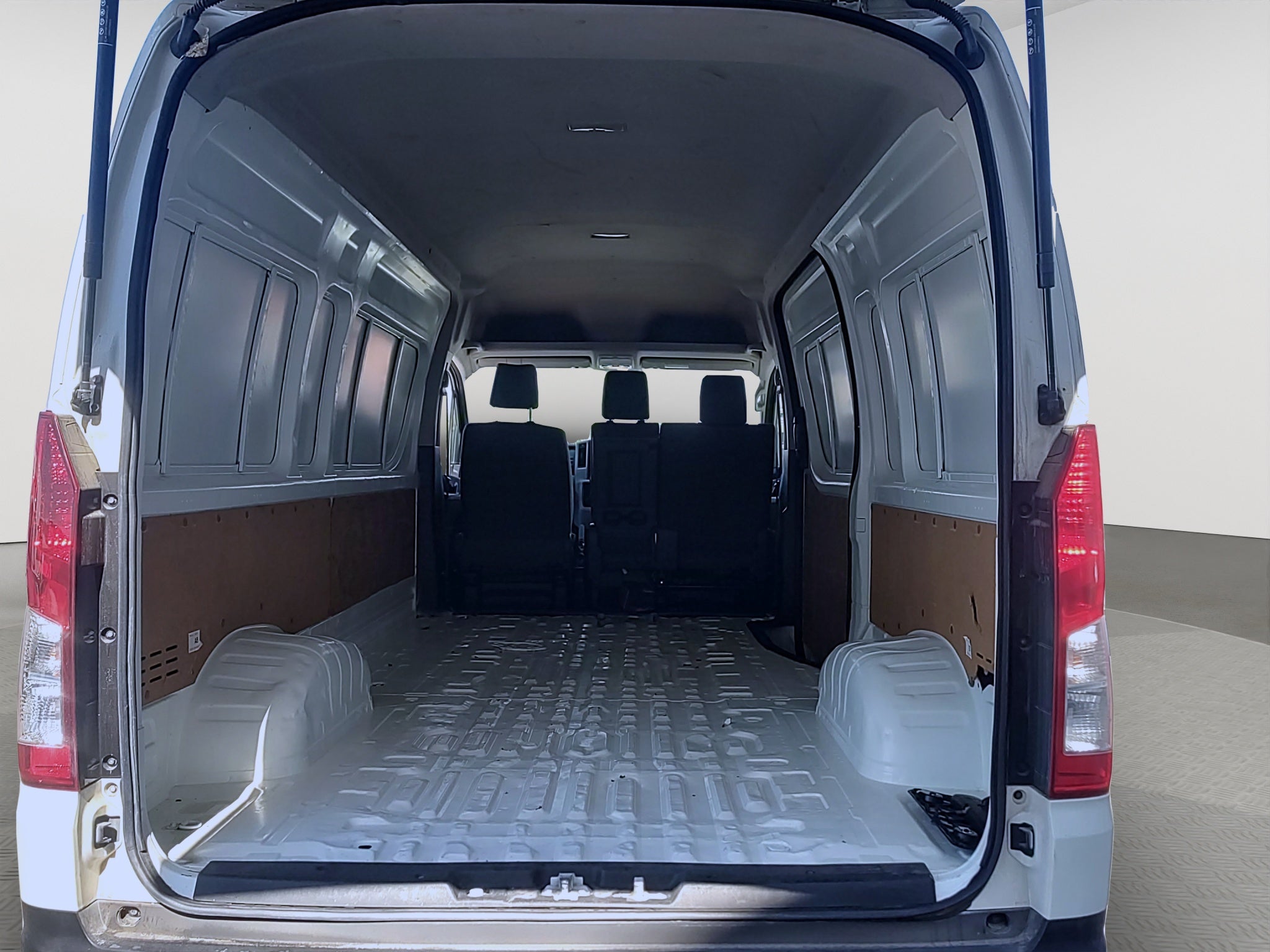 2022 Toyota HIACE 4 PTS DX SUPERLARGA TM5 CVENTANAS