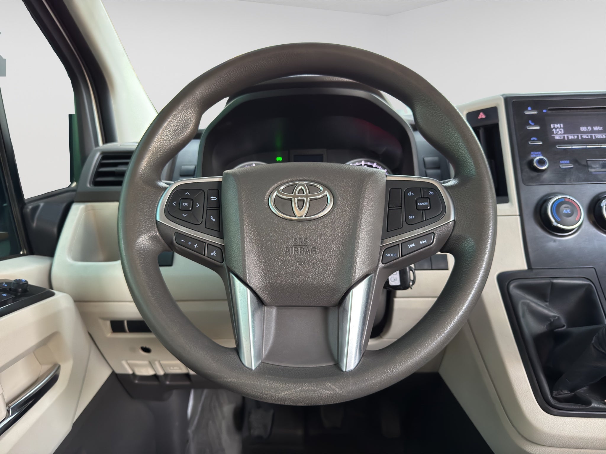 2021 Toyota HIACE 4 PTS GL TM5 12 PAS