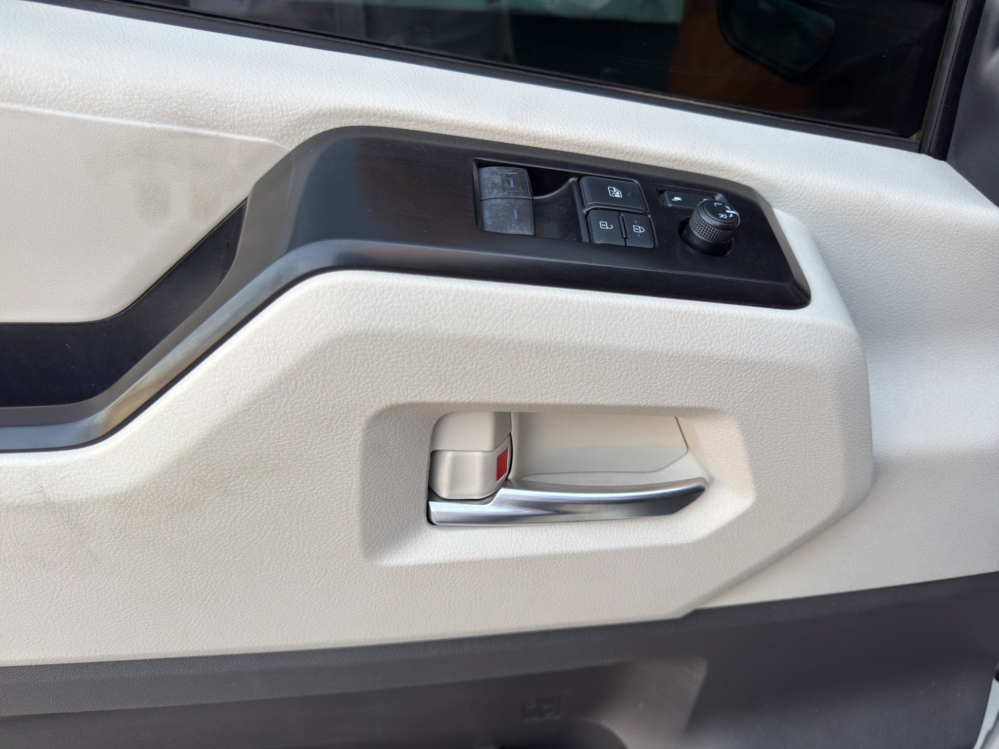 2021 Toyota HIACE 4 PTS GL TM5 12 PAS