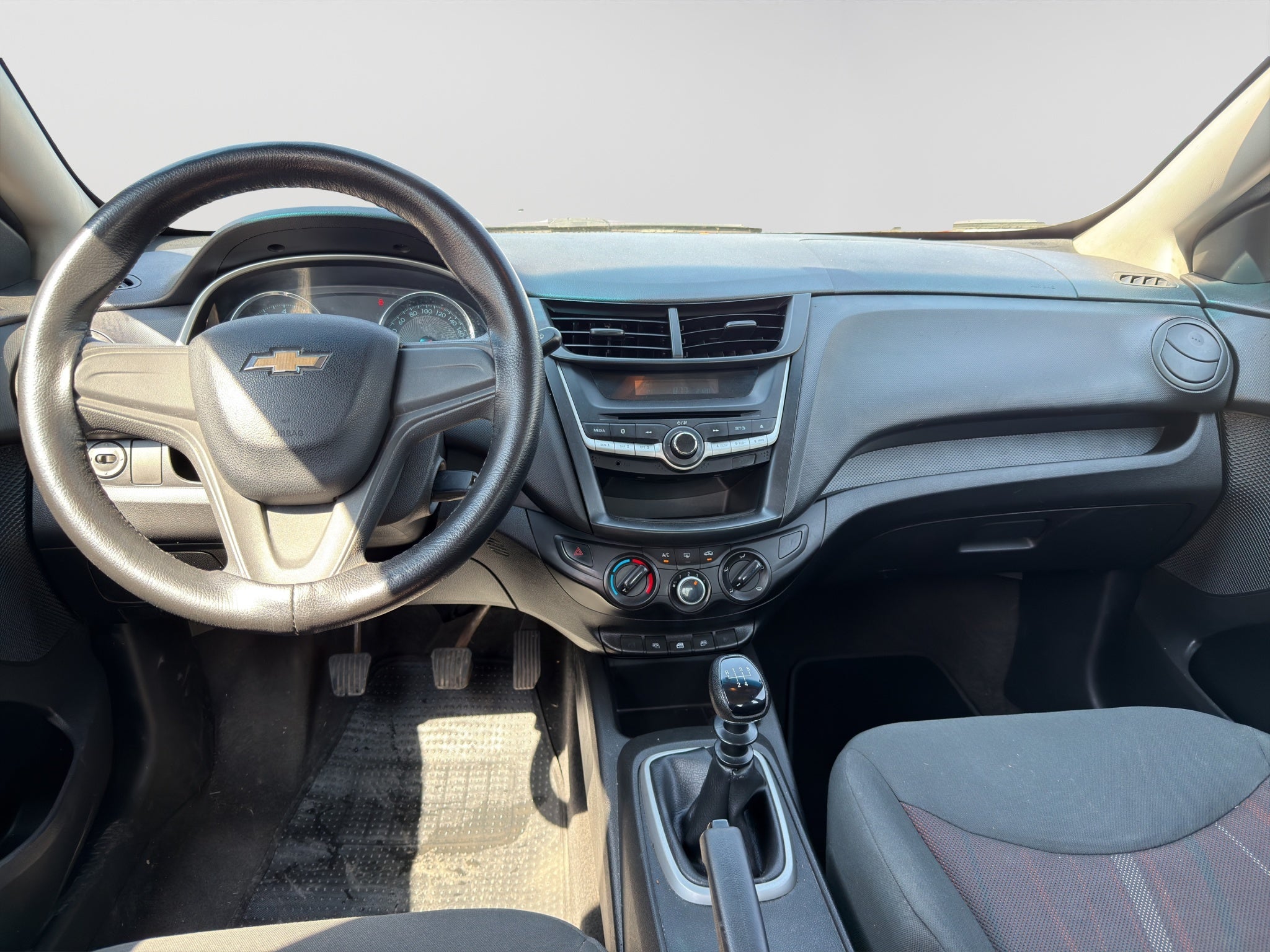 2020 Chevrolet AVEO 4 PTS LS TM5 AAC R-14