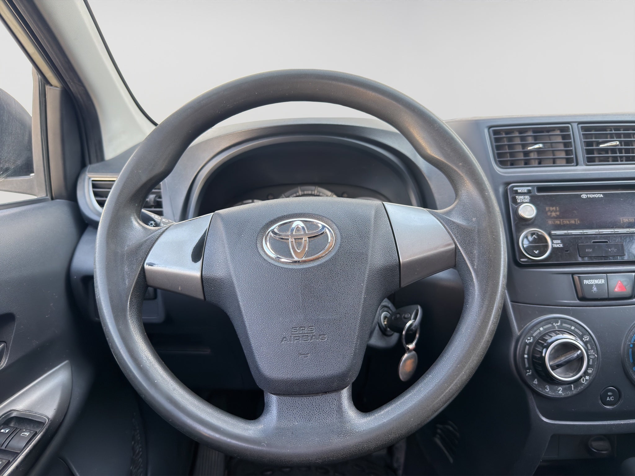 2018 Toyota AVANZA 5 PTS LE TA AAC BA R-14