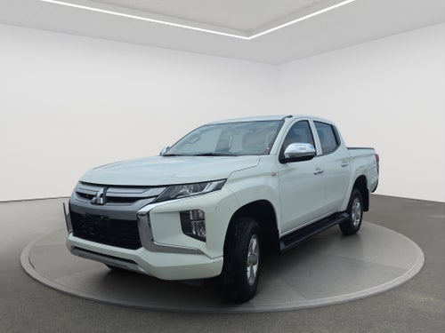 2023 Mitsubishi L200 4 PTS GLX CABINA DOBLE 24TD TM5 4X4