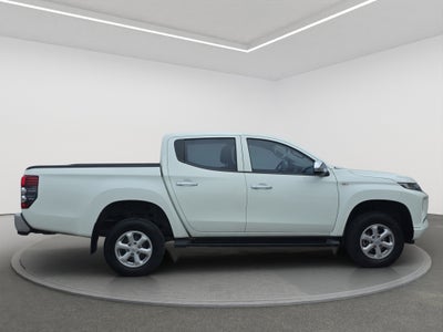 2023 Mitsubishi L200 4 PTS GLX CABINA DOBLE 24TD TM5 4X4