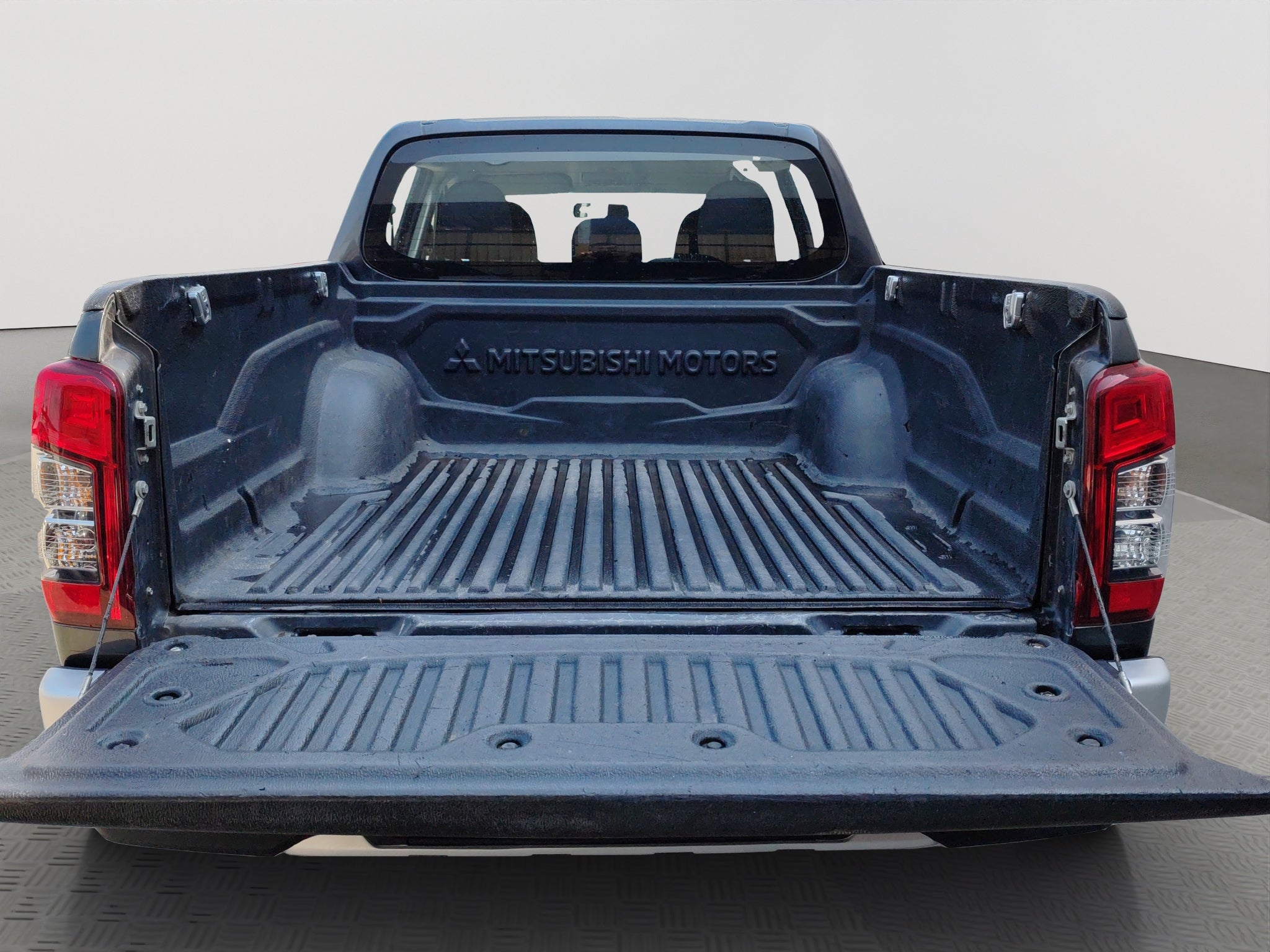 2022 Mitsubishi L200 4 PTS GLX CABINA DOBLE 24TD TM5 4X4