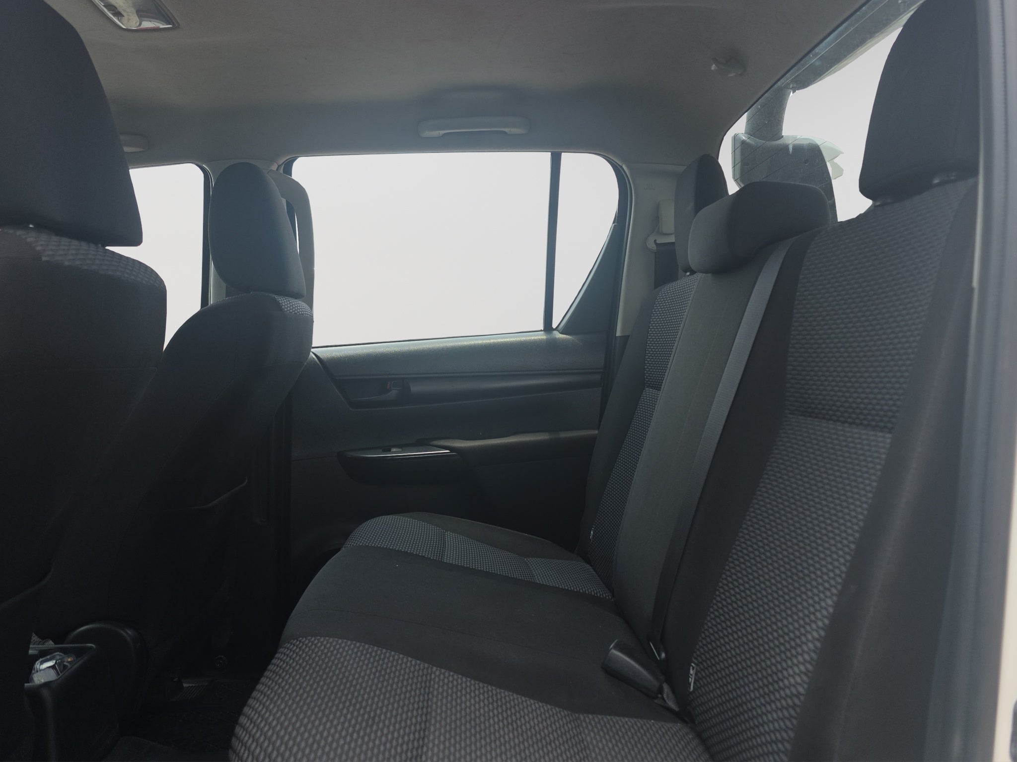2024 Toyota HILUX 4P DOBLE CABINA SR L42.7 MAN