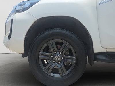 2024 Toyota HILUX 4P DOBLE CABINA SR L42.7 MAN